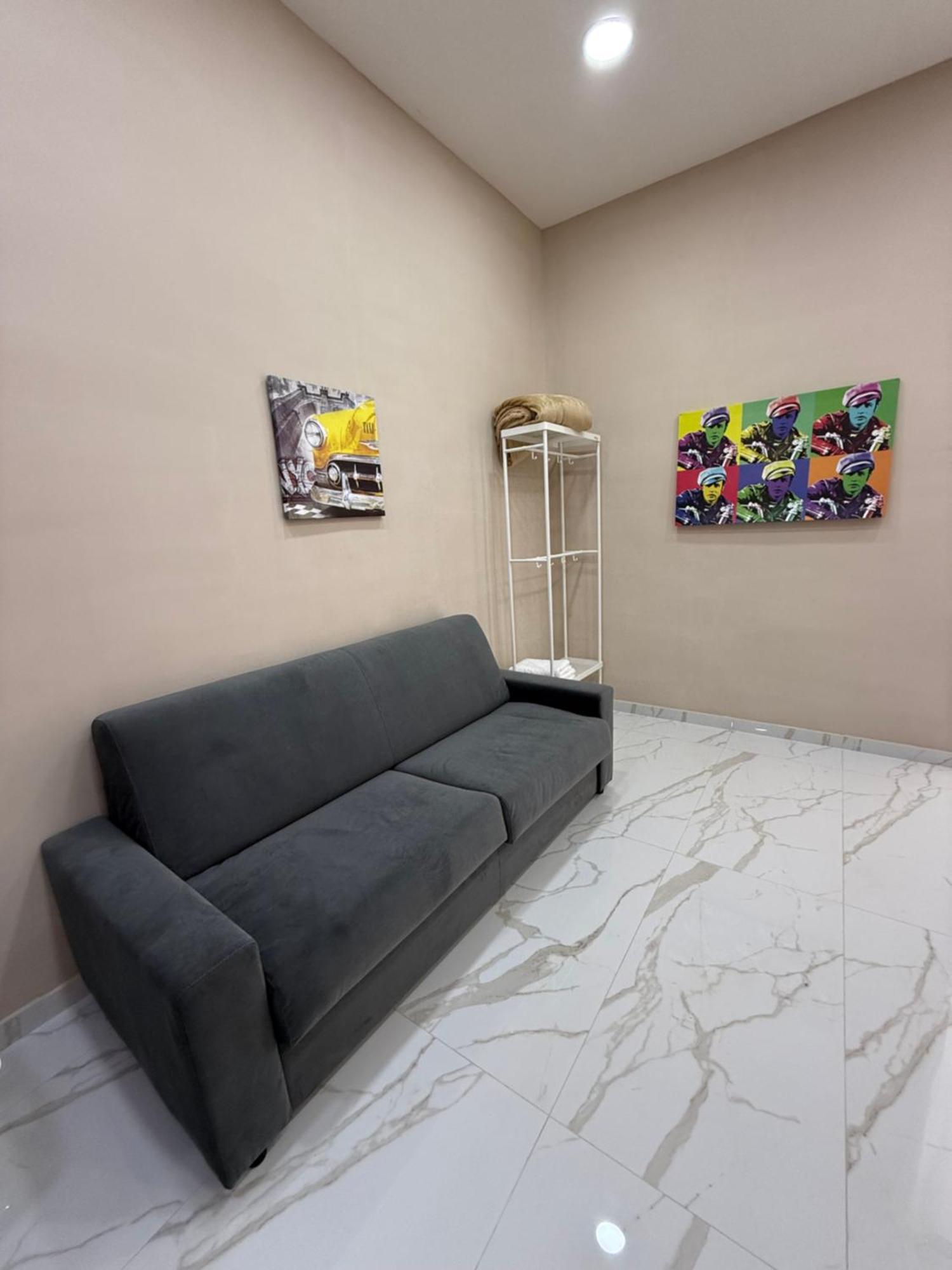 Valentino Caracciolo 105 Apartment *