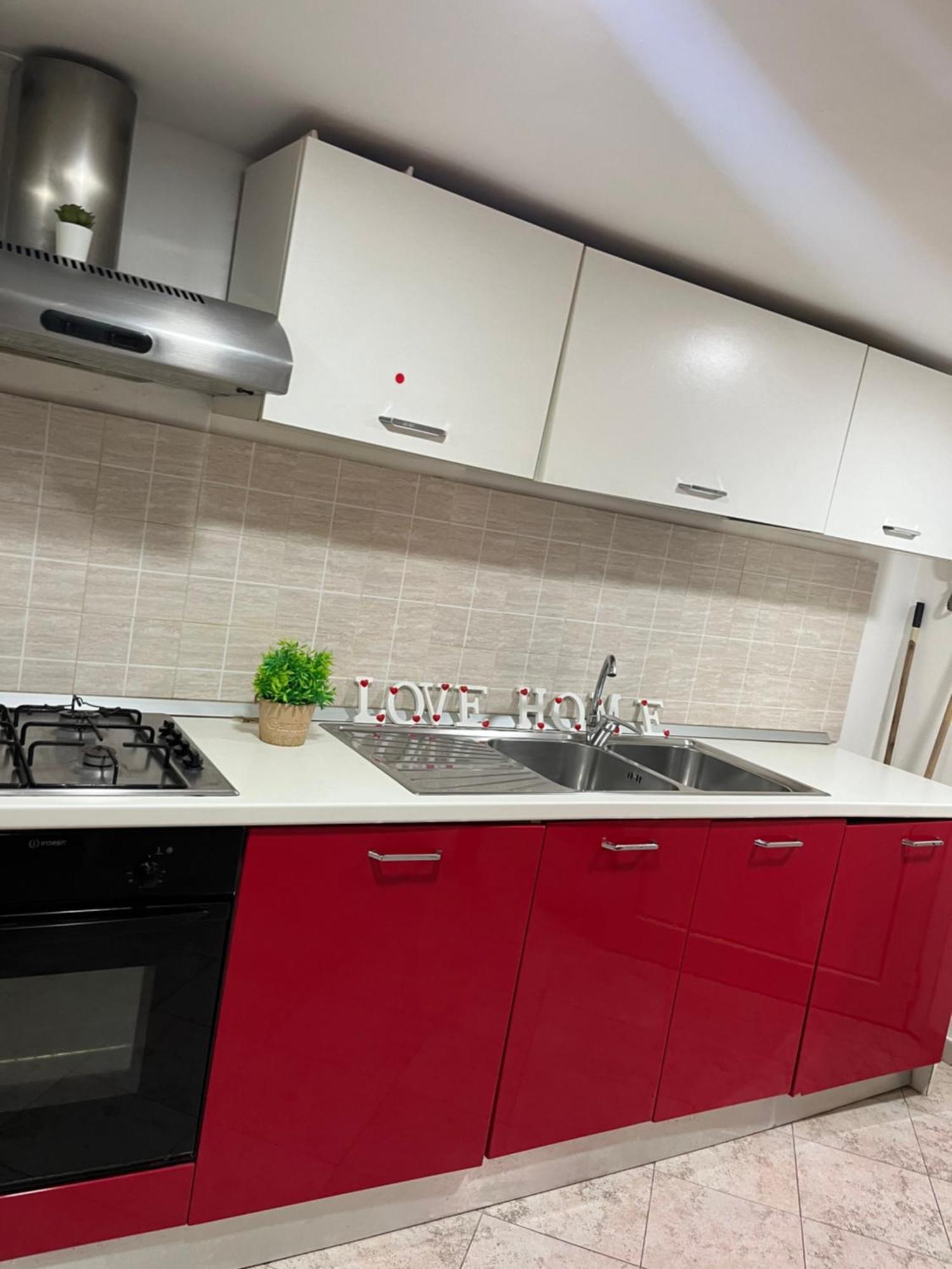 Love Home Apartment *