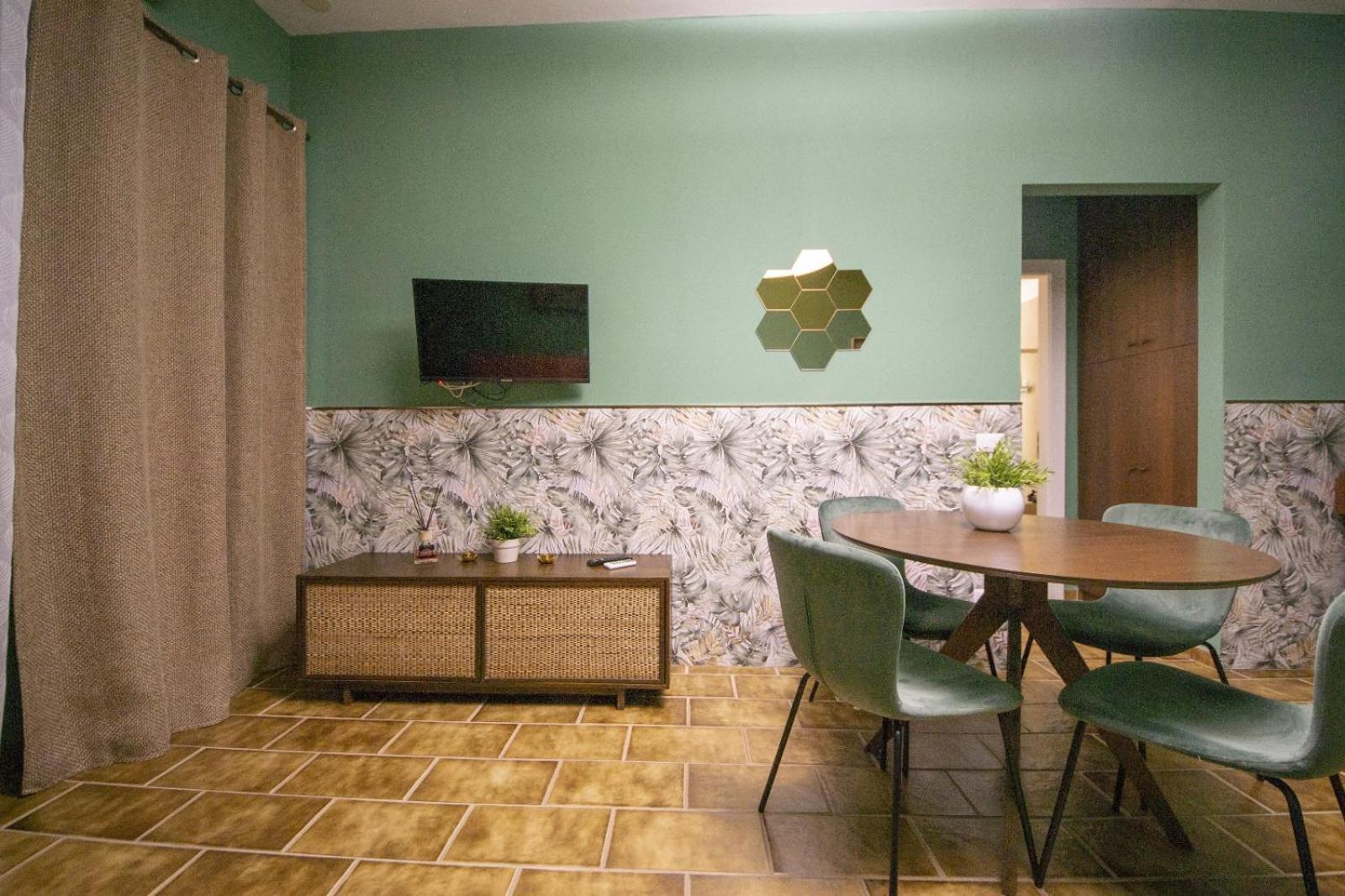 Apartment Flowers House *