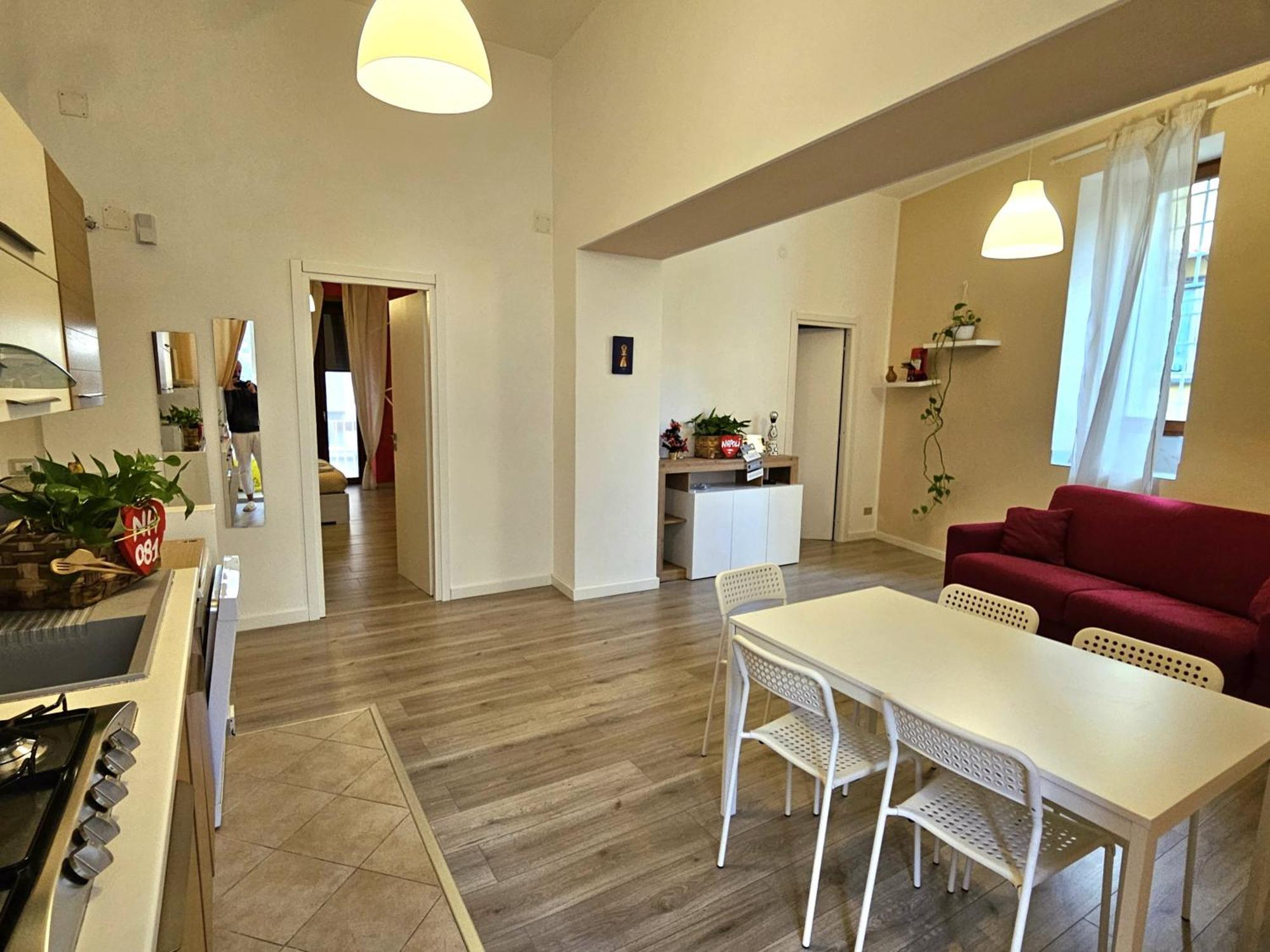 Nocelle Naples