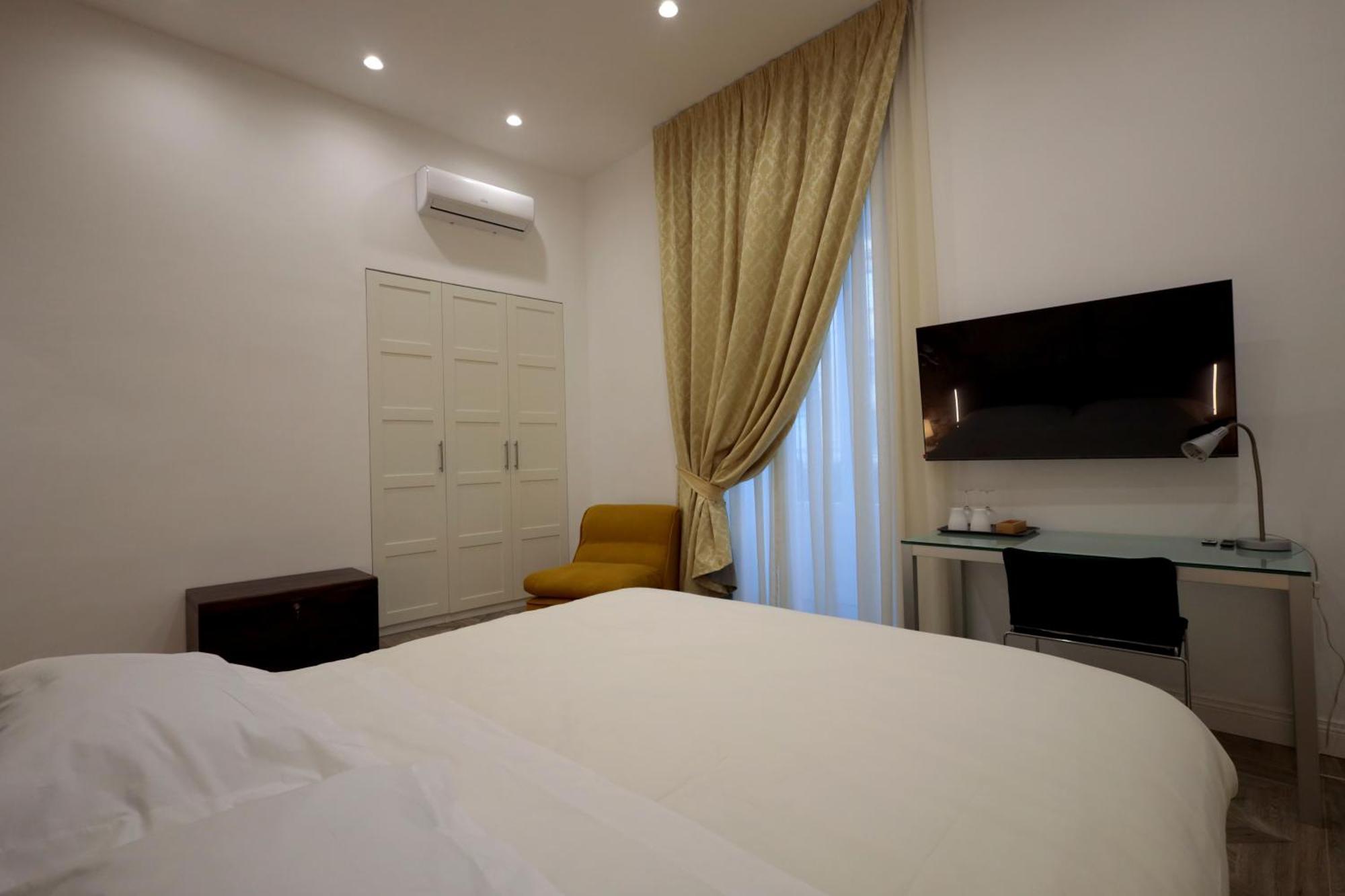 Relais Santa Lucia Sul Mare, Guest house Naples