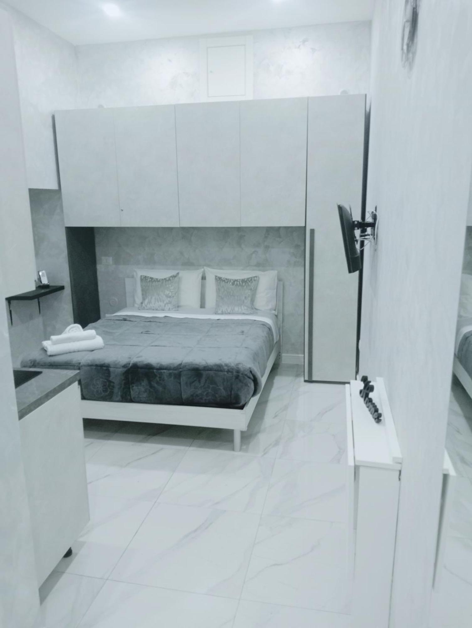 Apartment Vincenza's House Naples
