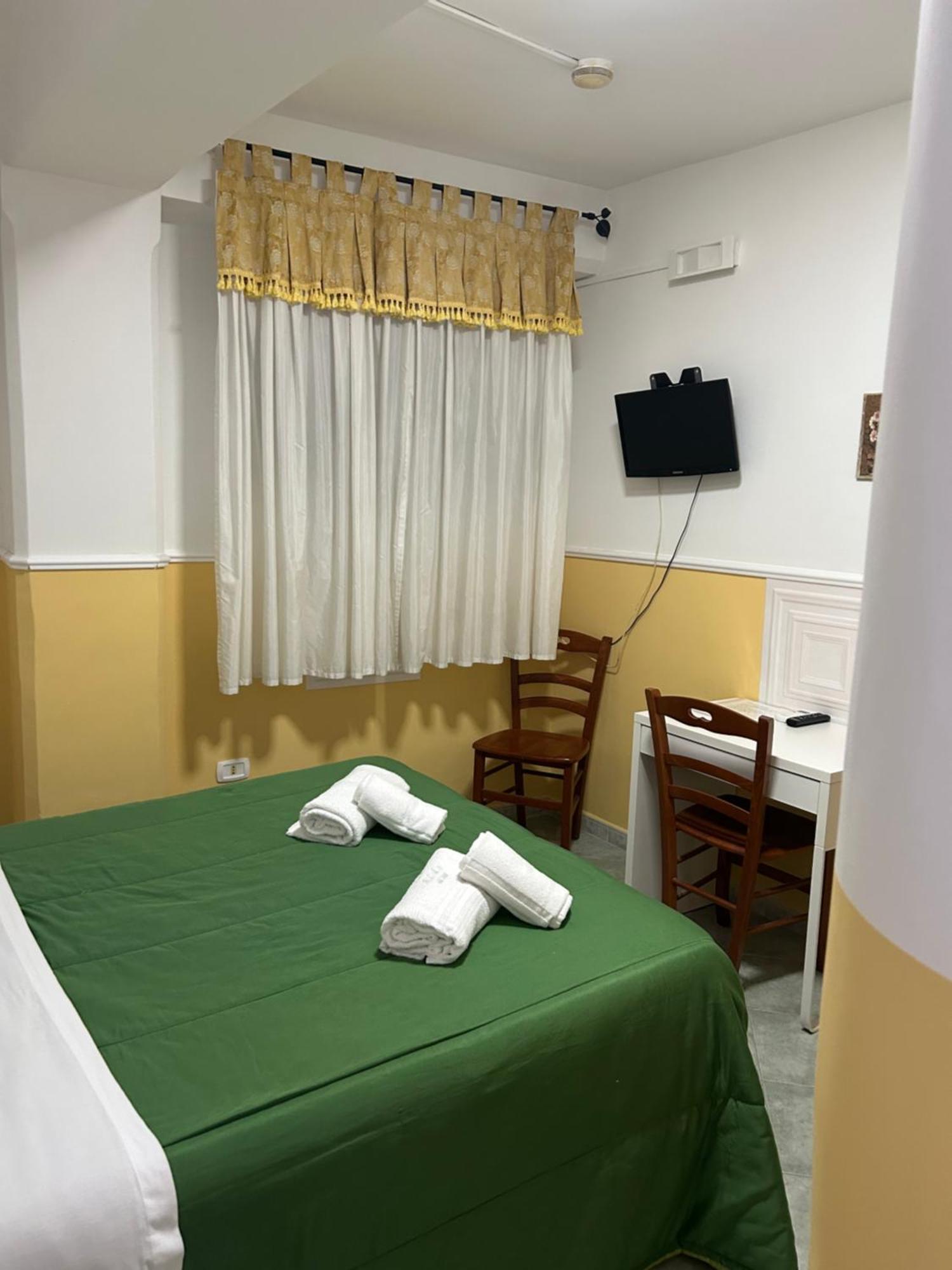 Hotel Del Conte Naples
