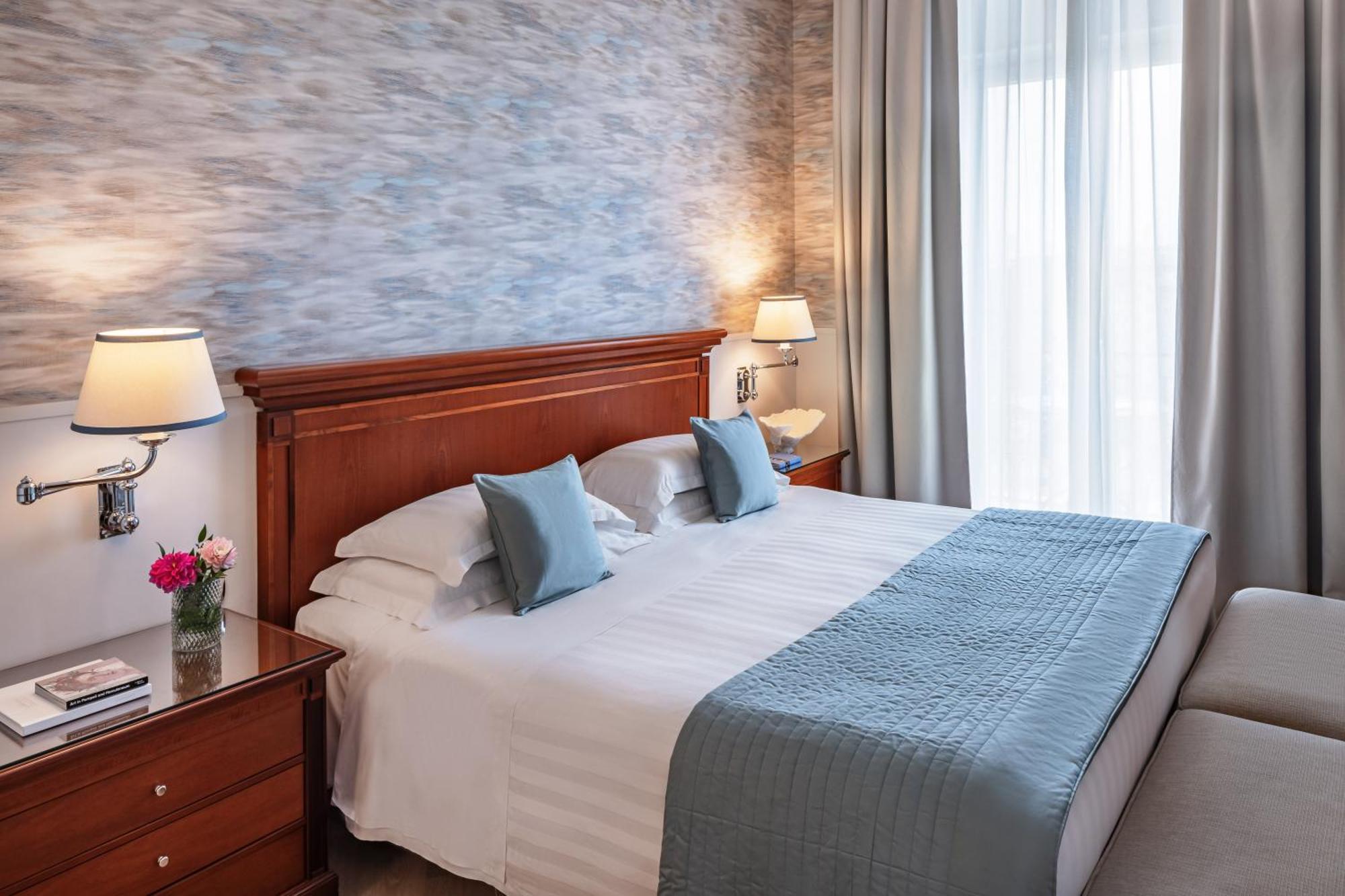 Starhotels Terminus 4* Naples