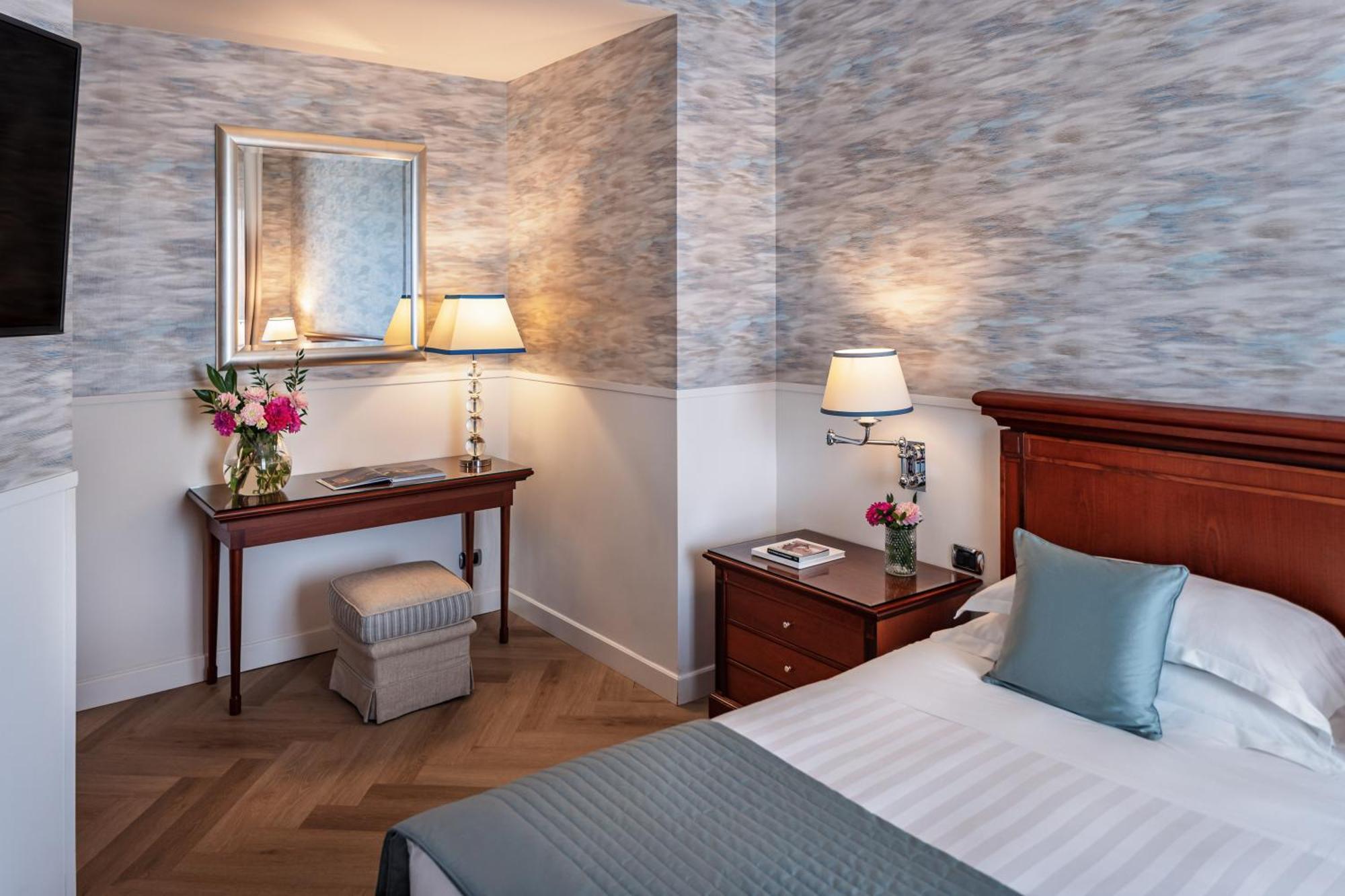 Starhotels Terminus Hotel Naples