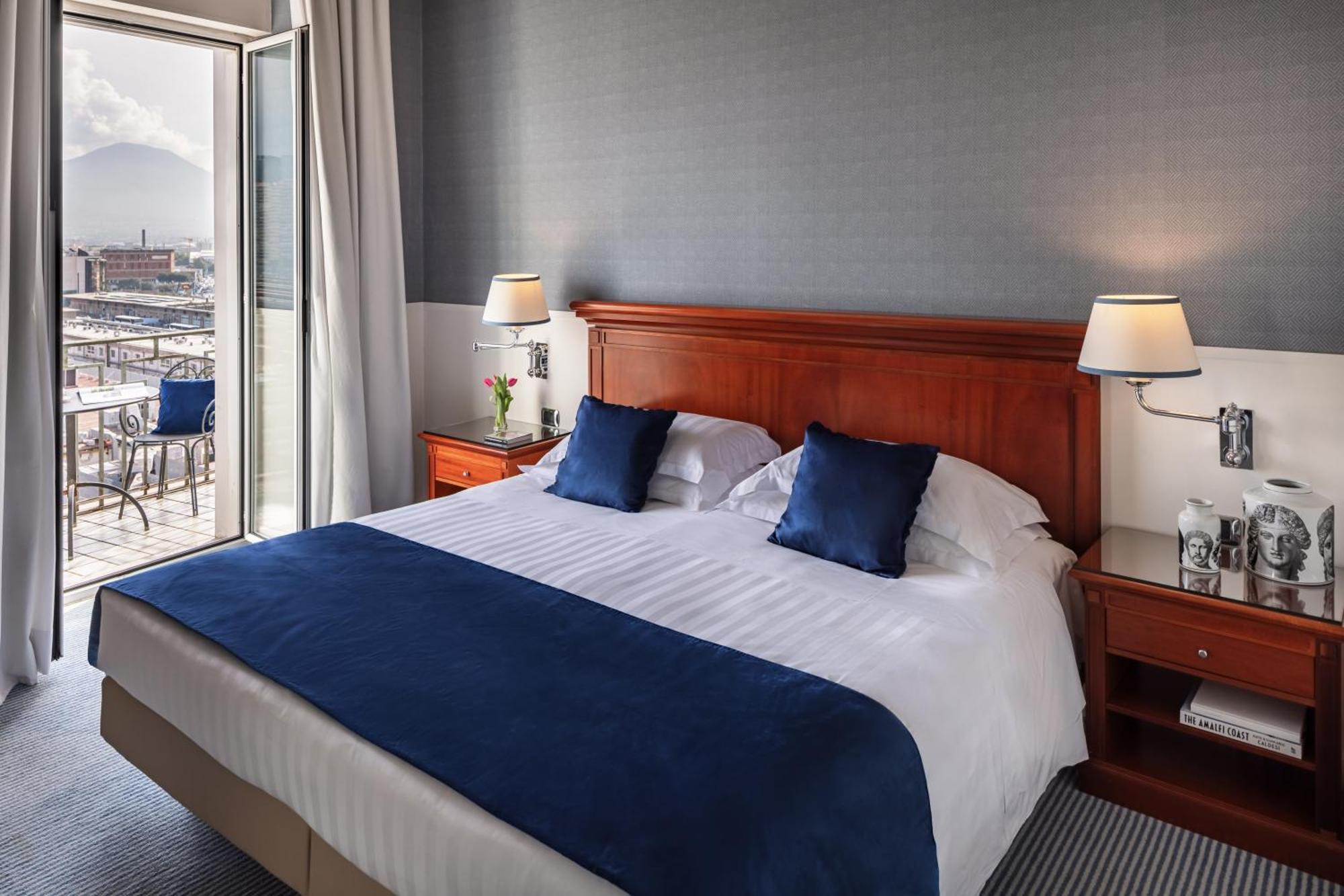 Starhotels Terminus Naples