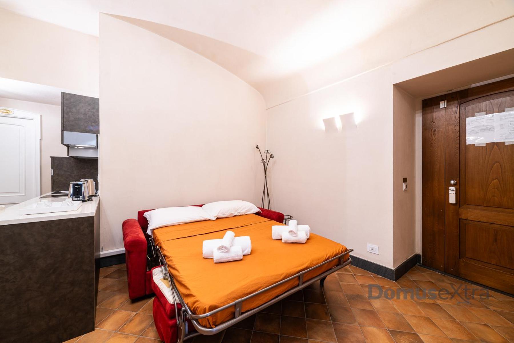 Holiday home Piazza San Domenico By Domusextra Naples