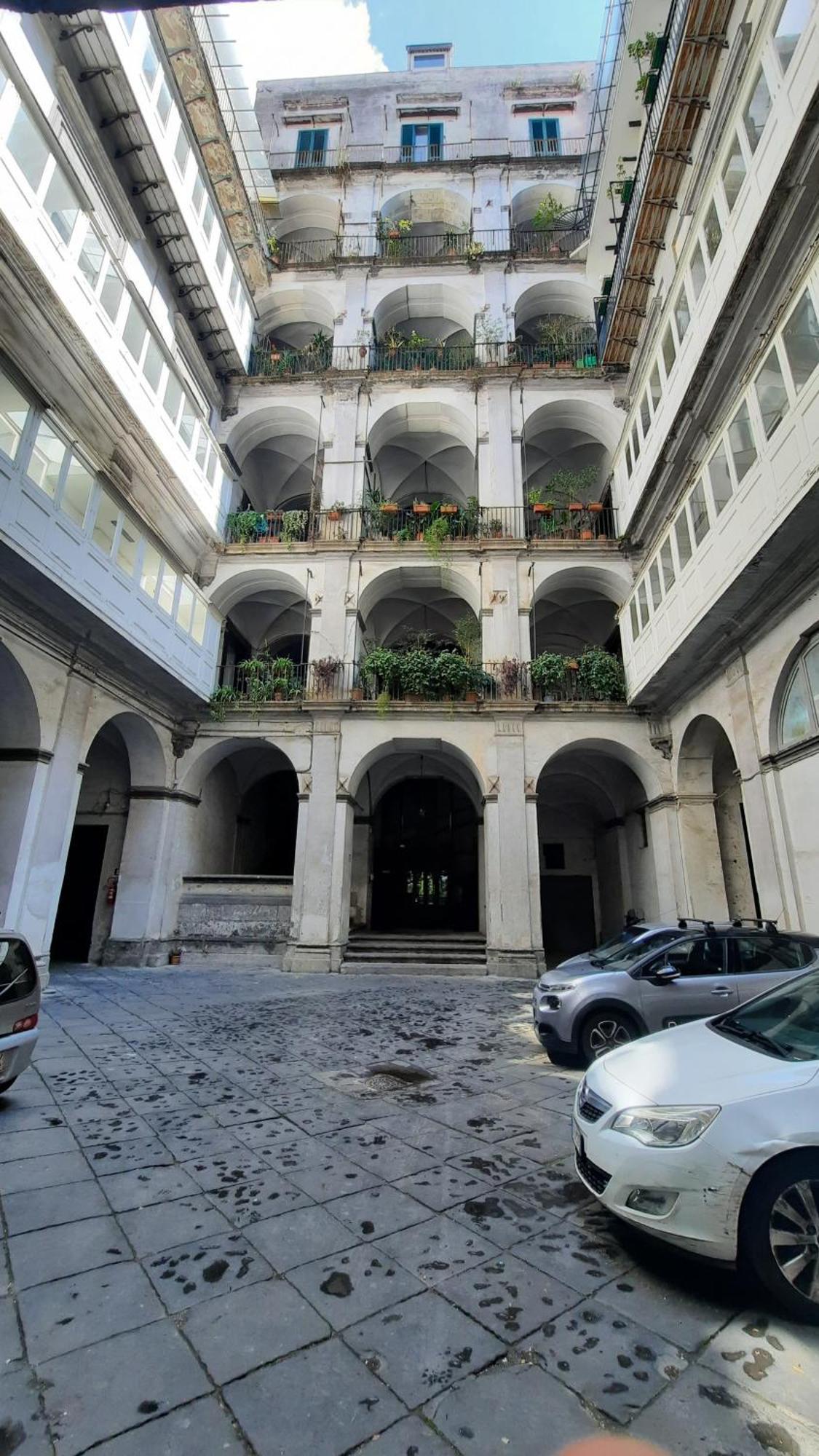 White 2 San Gregorio 14 Apartment *
