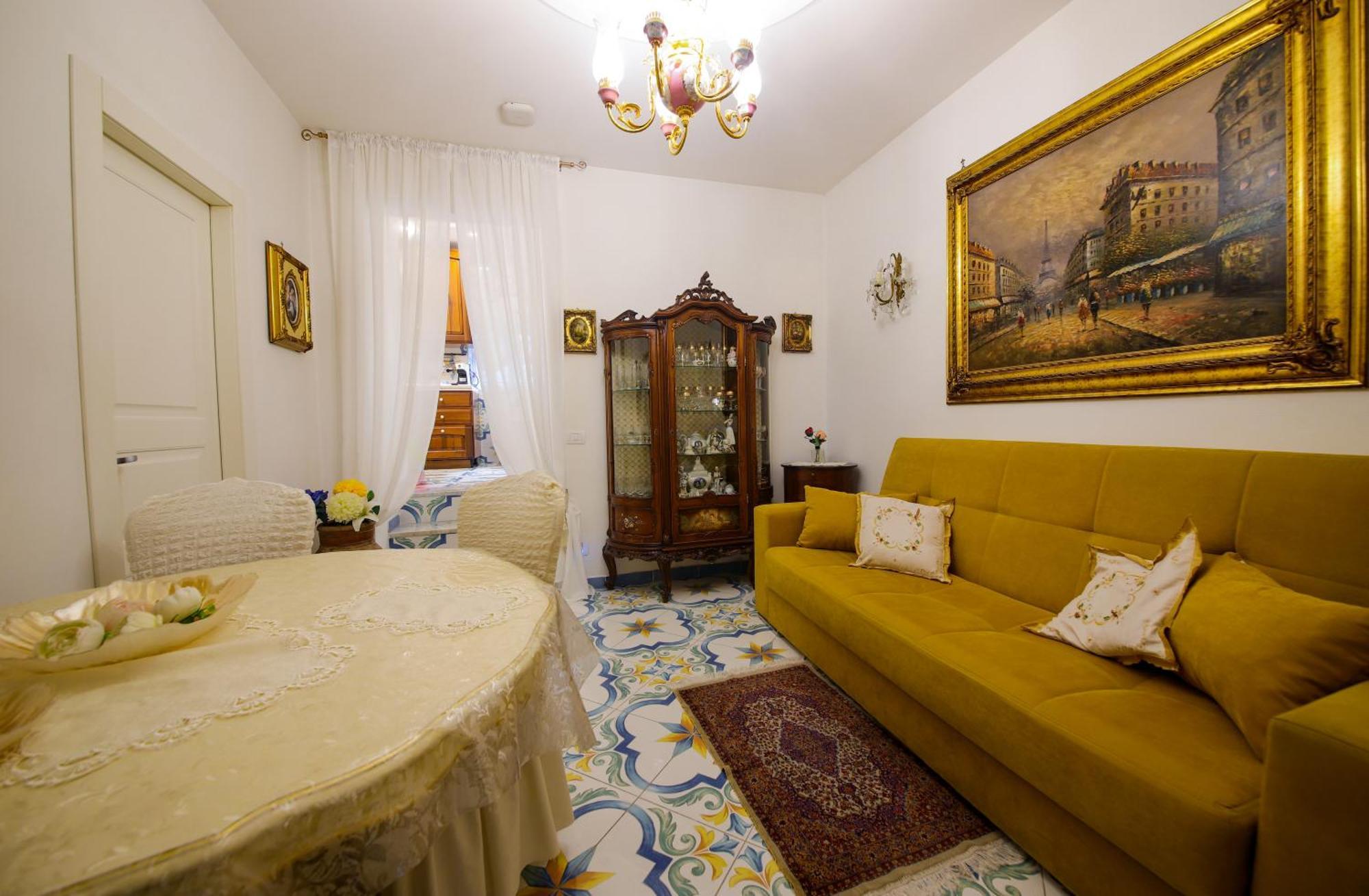 Giallo Napoletano