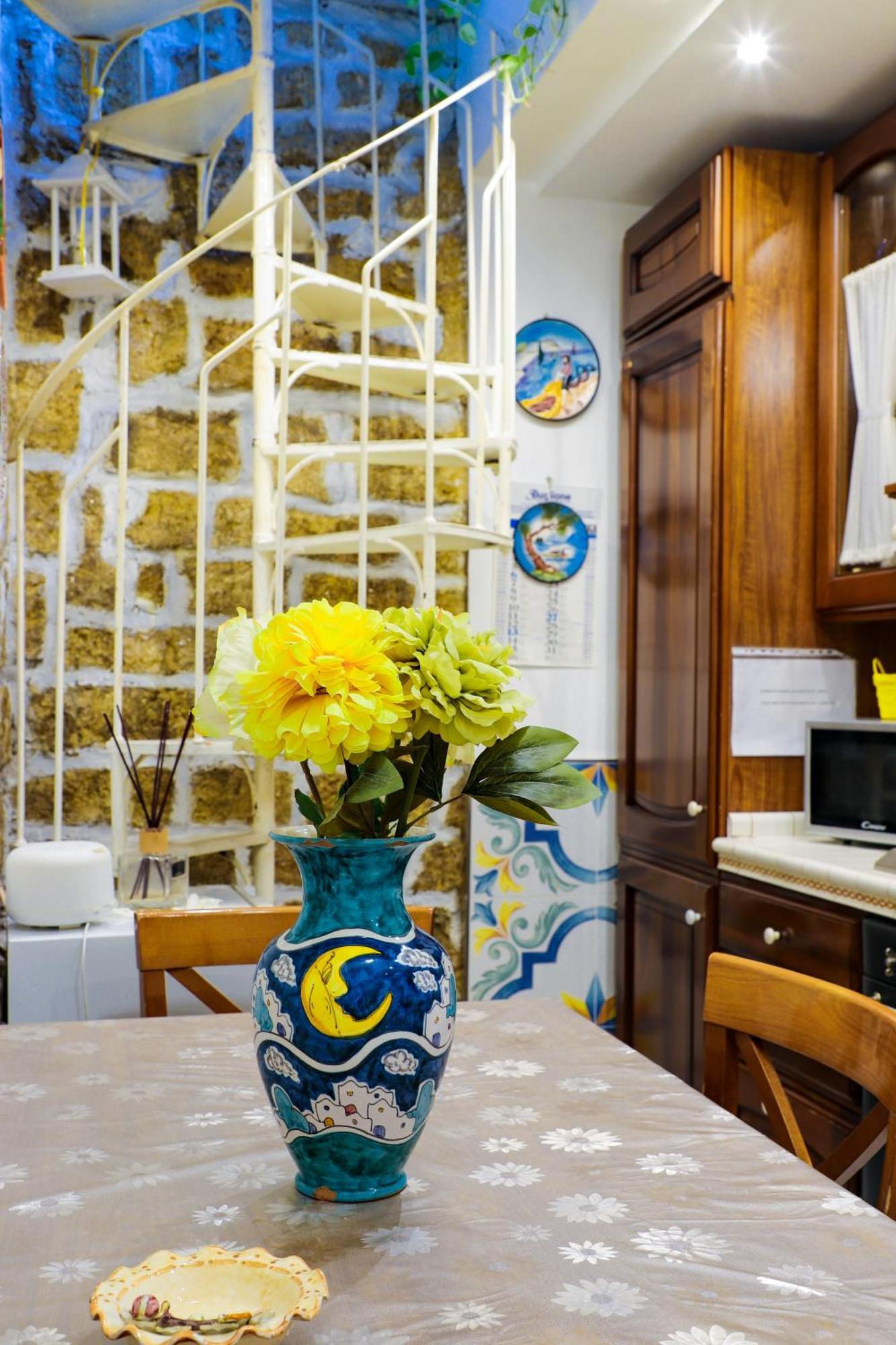Apartment Giallo Napoletano