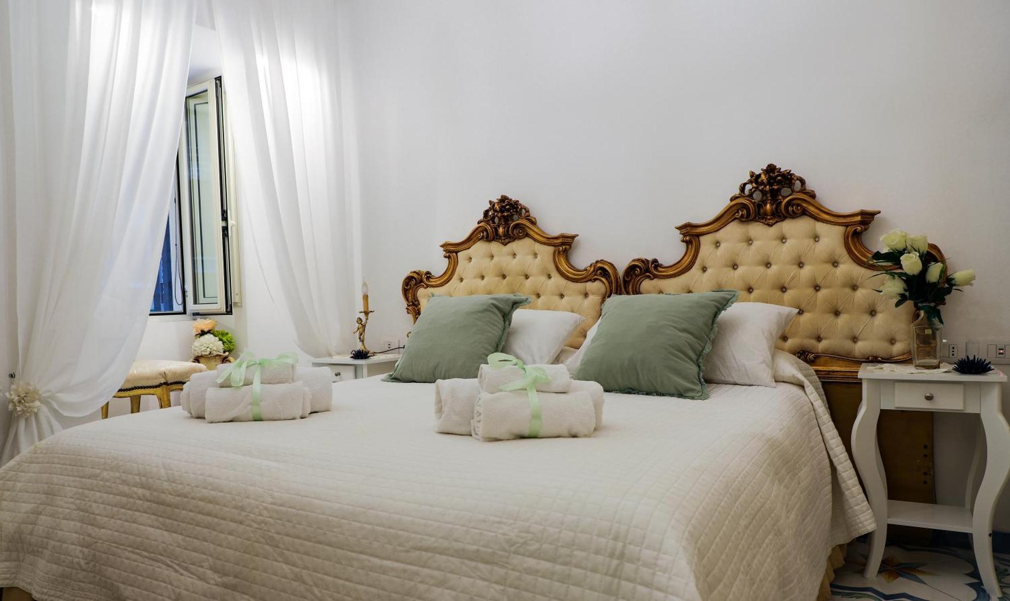 Giallo Napoletano Apartment
