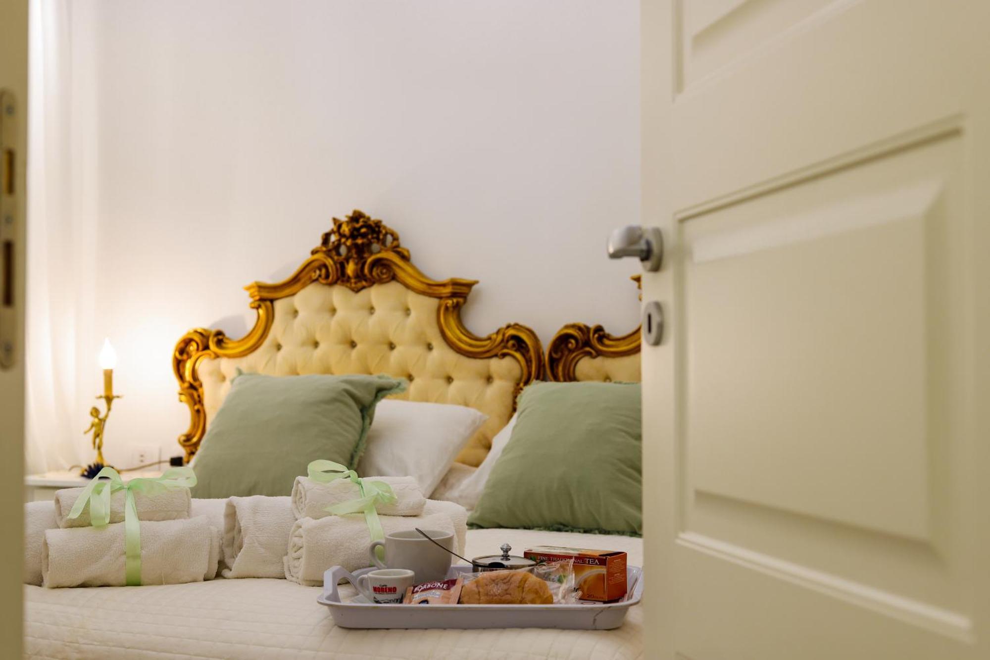 Apartment Giallo Napoletano Naples