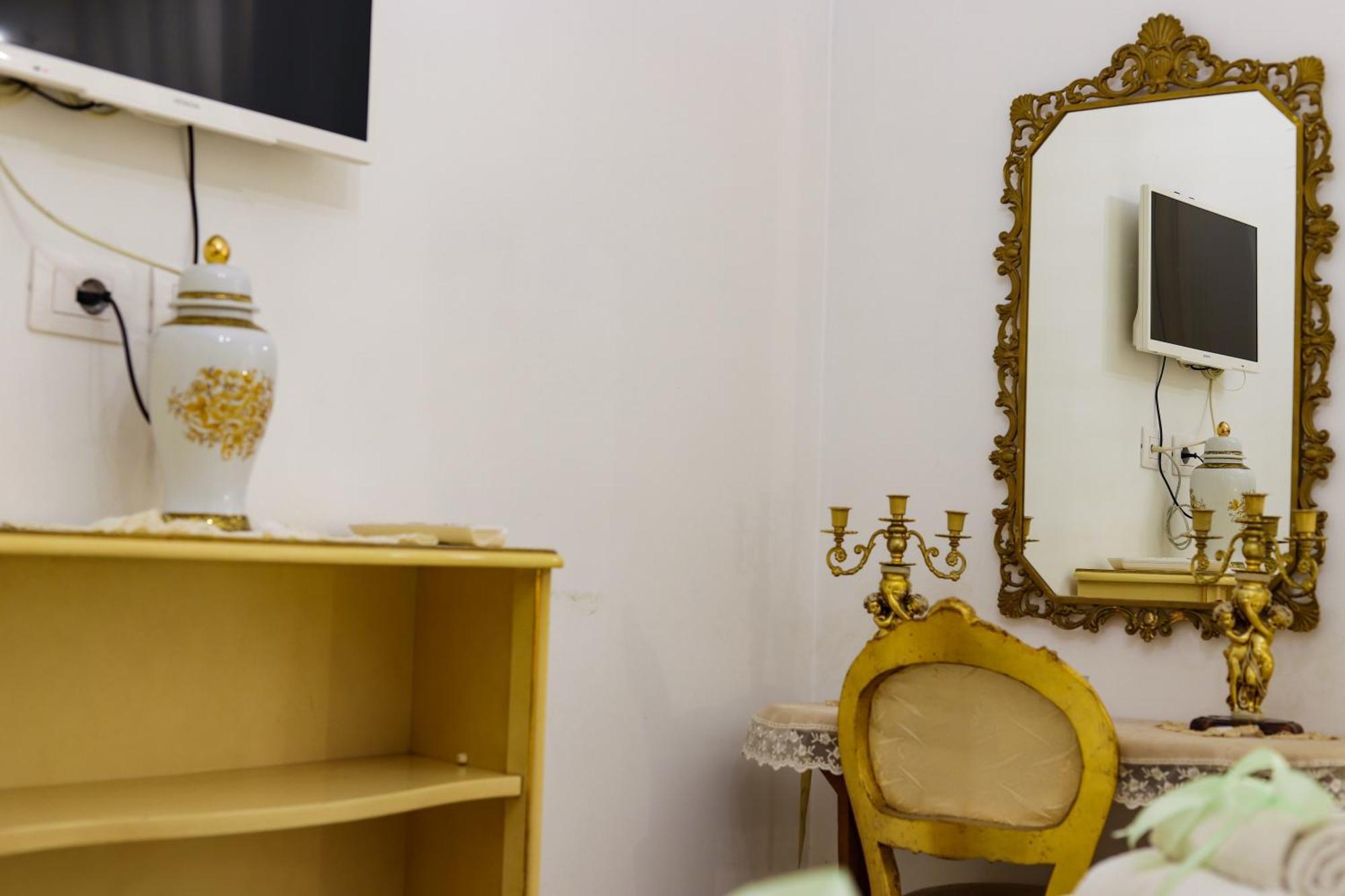 Apartment Giallo Napoletano Naples