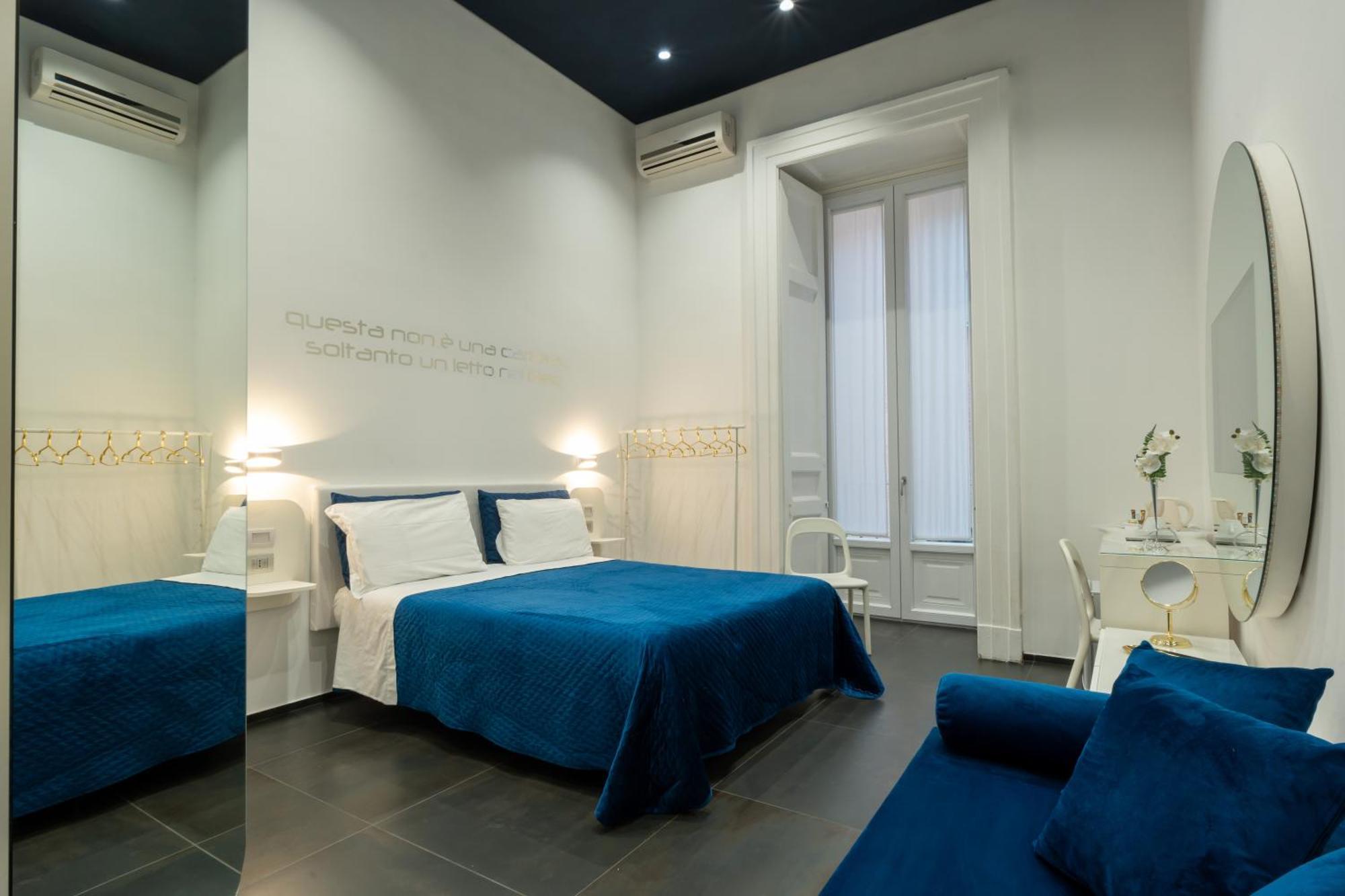 Skyhouse Chiatamone Bed & Breakfast