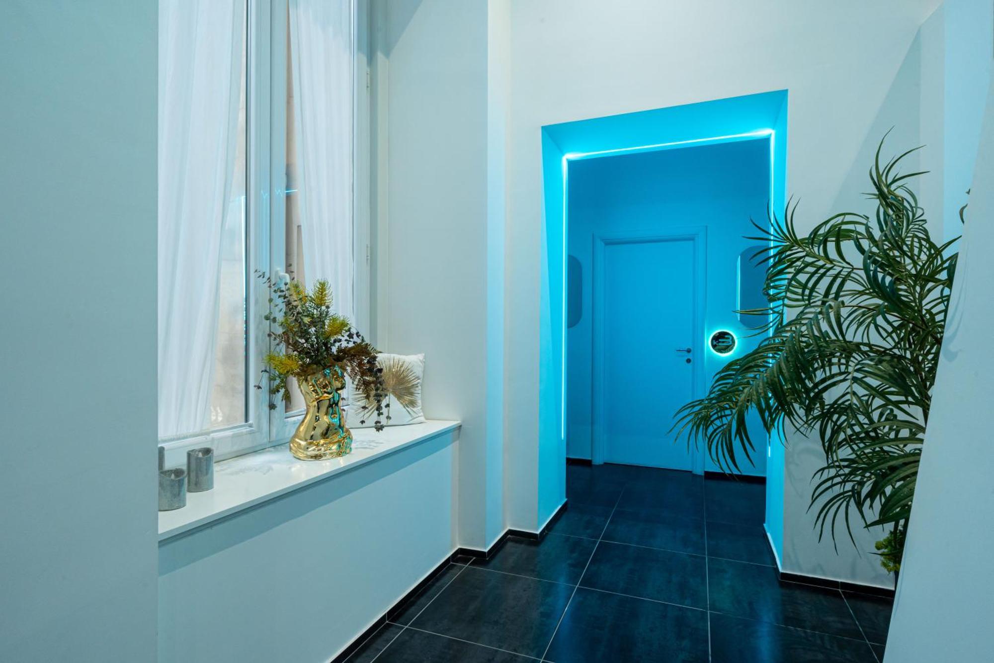 Skyhouse Chiaia 2* Naples