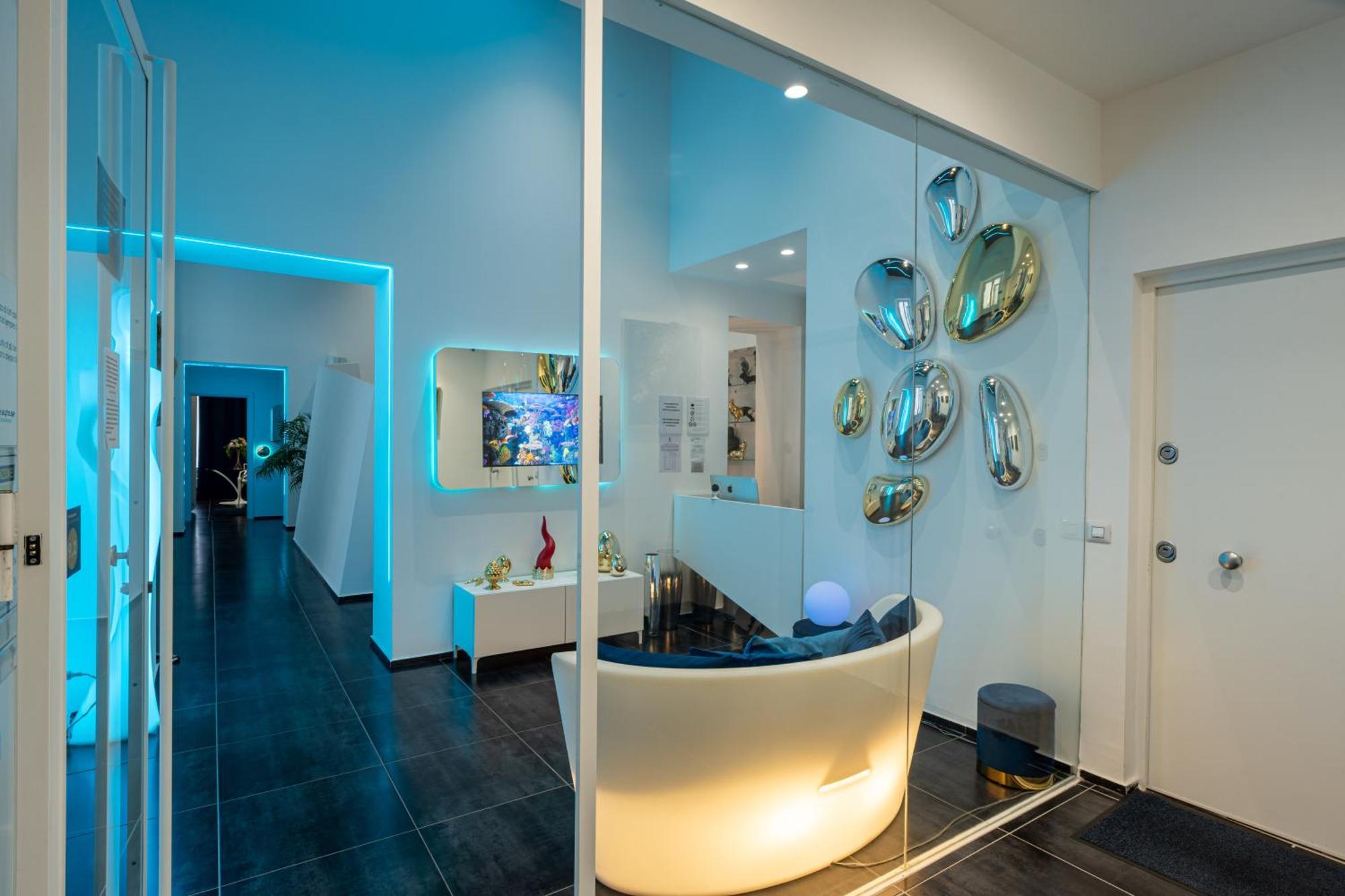 Skyhouse Chiaia Bed & Breakfast Naples