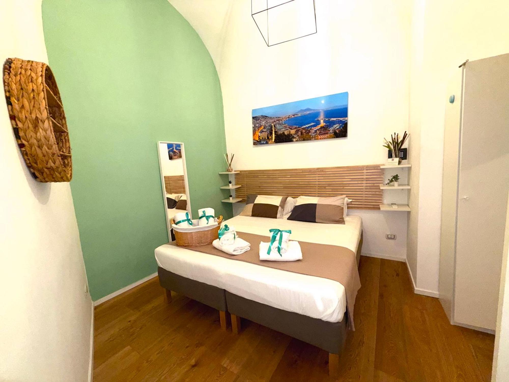Fiftythree House - In The Heart Of * Naples