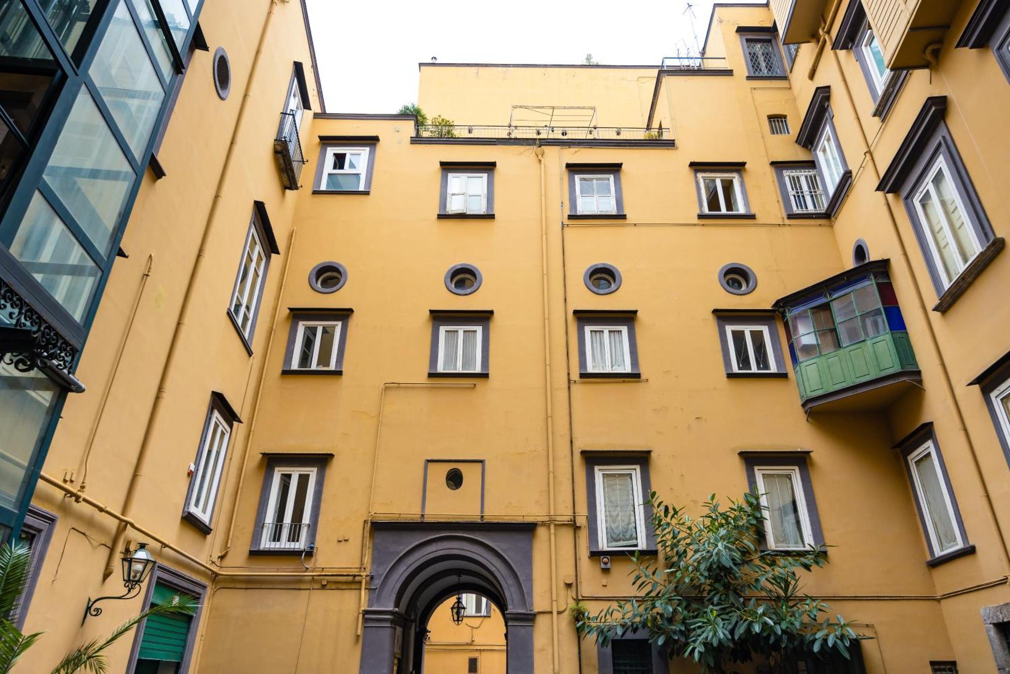 Bisignano 11 Naples