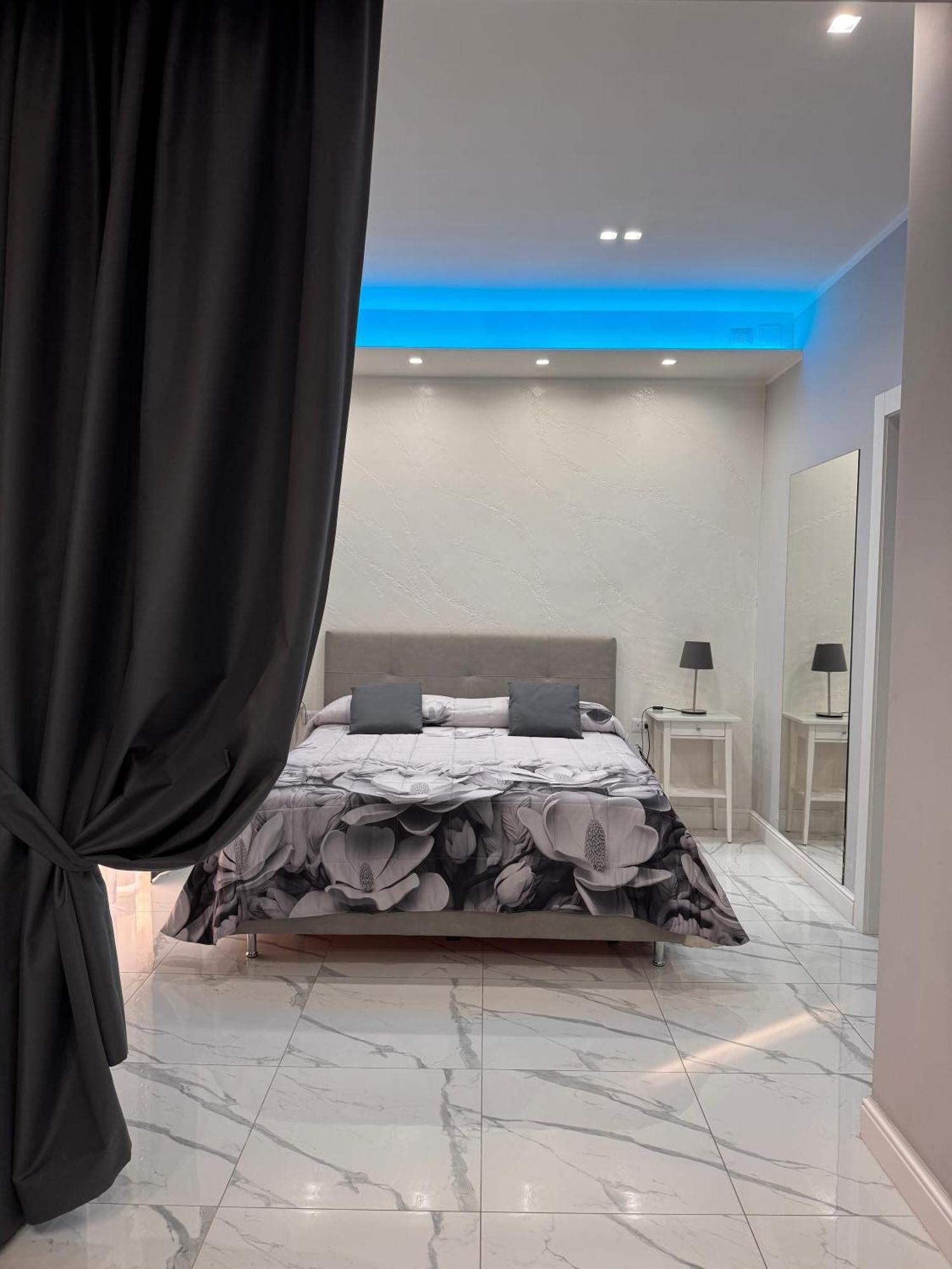 Lady Mary's Luxury Bed & Breakfast Naples