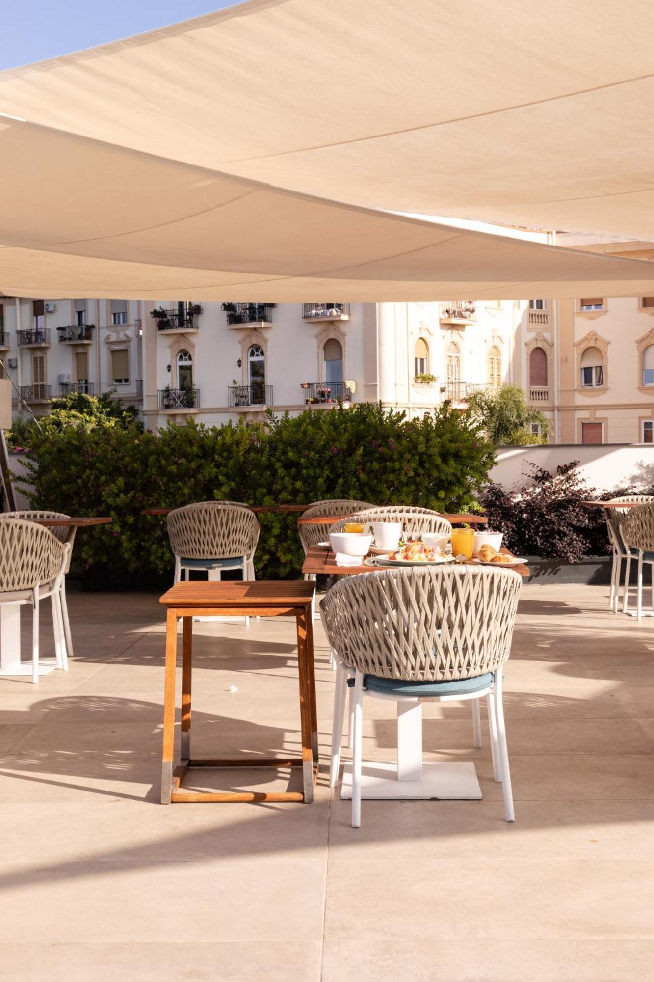 Hotel De Bonart Naples, Curio Collection By Hilton