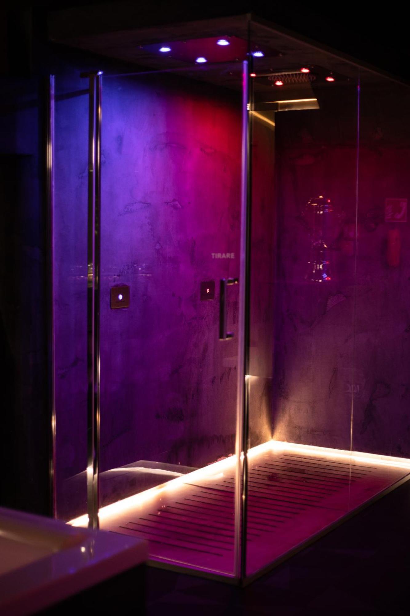 De Bonart Naples, Curio Collection By Hilton Naples