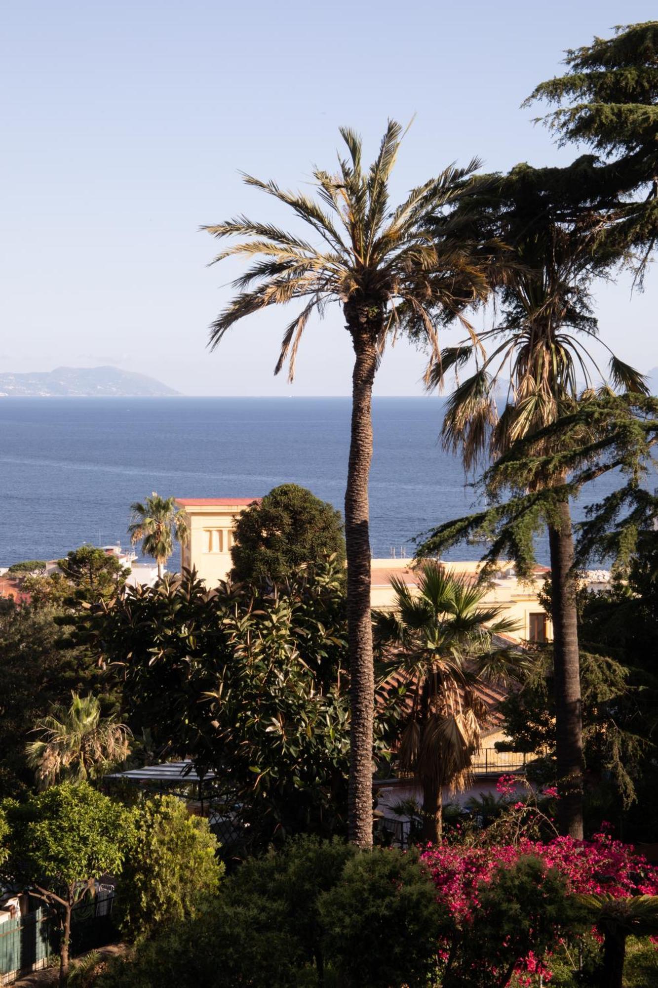 De Bonart Naples, Curio Collection By Hilton Hotel