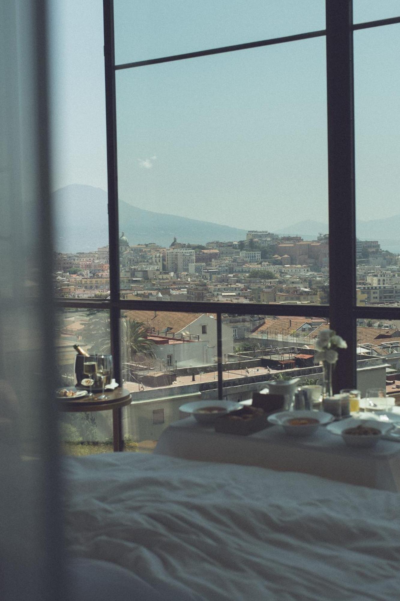 De Bonart Naples, Curio Collection By Hilton Hotel