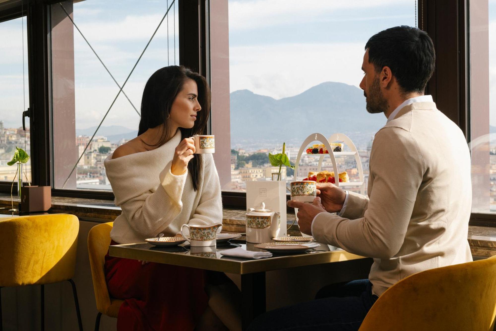 De Bonart Naples, Curio Collection By Hilton Naples