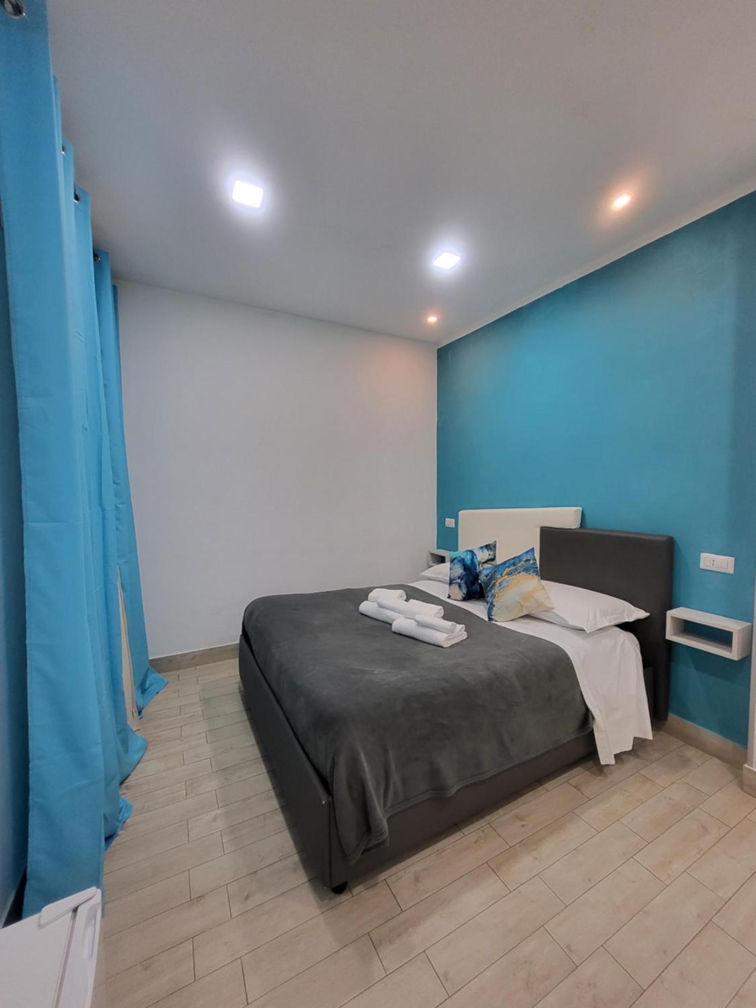 Bed & Breakfast New Era