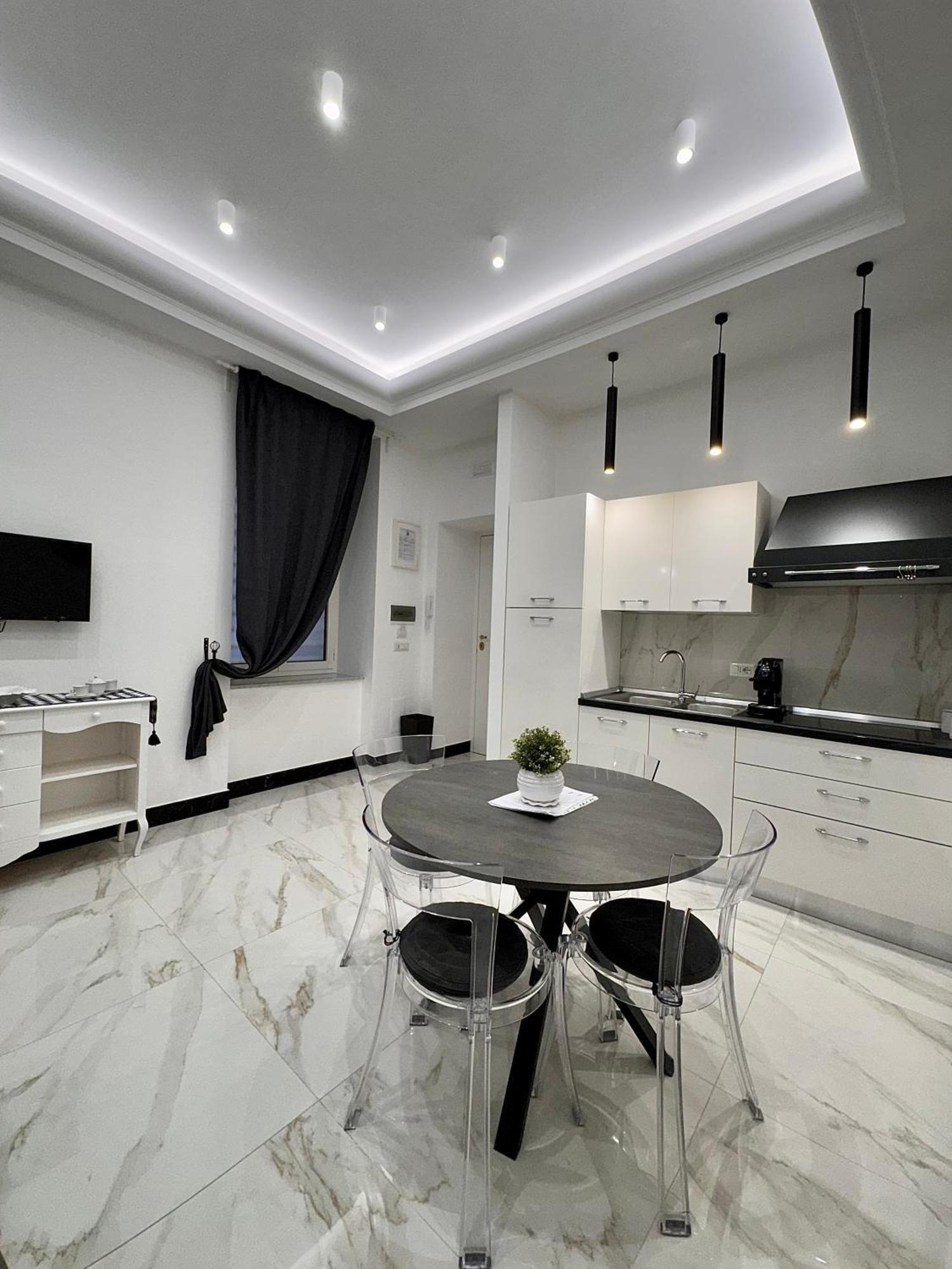 Ferdinando's Apartment Naples