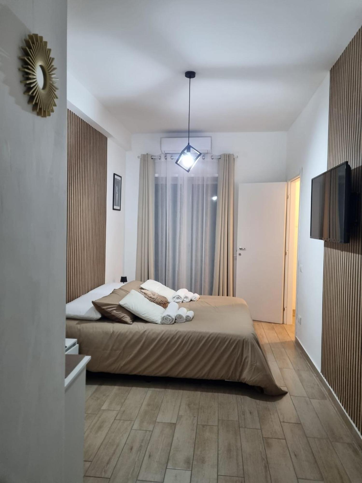 Niluna Naples