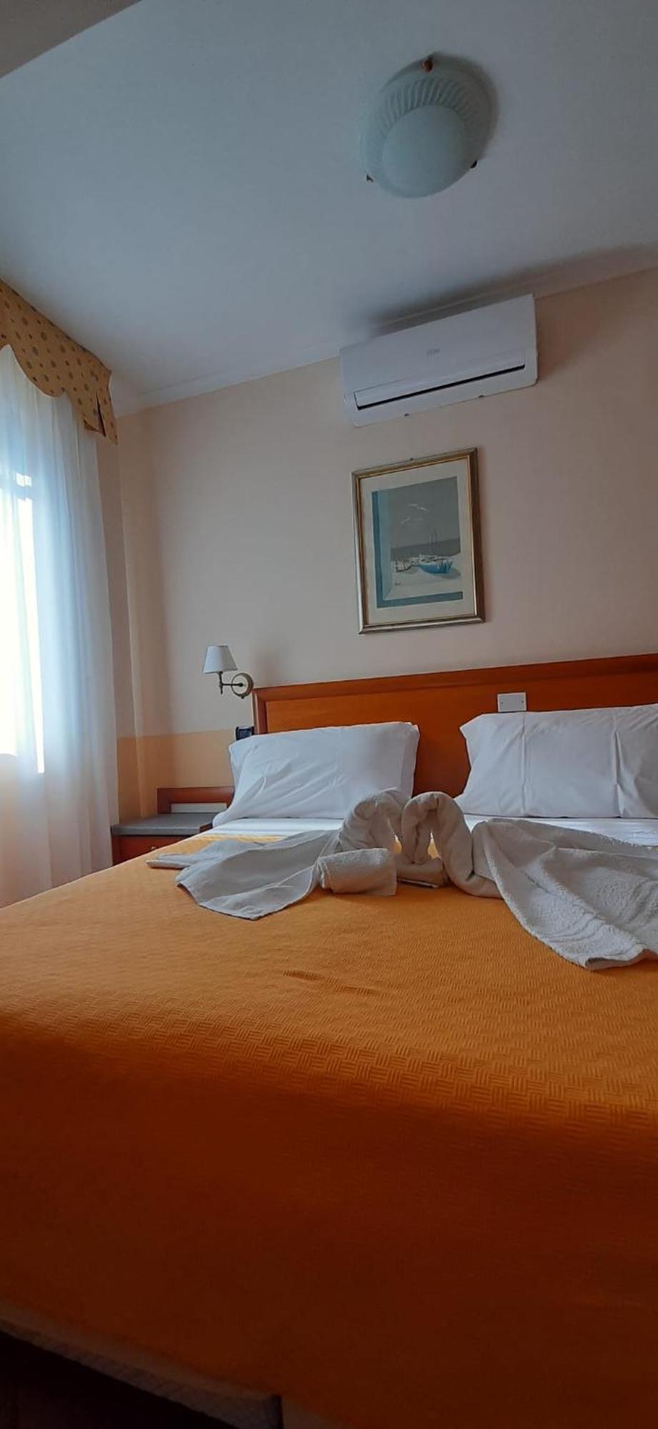 Pacis Bed & Breakfast *