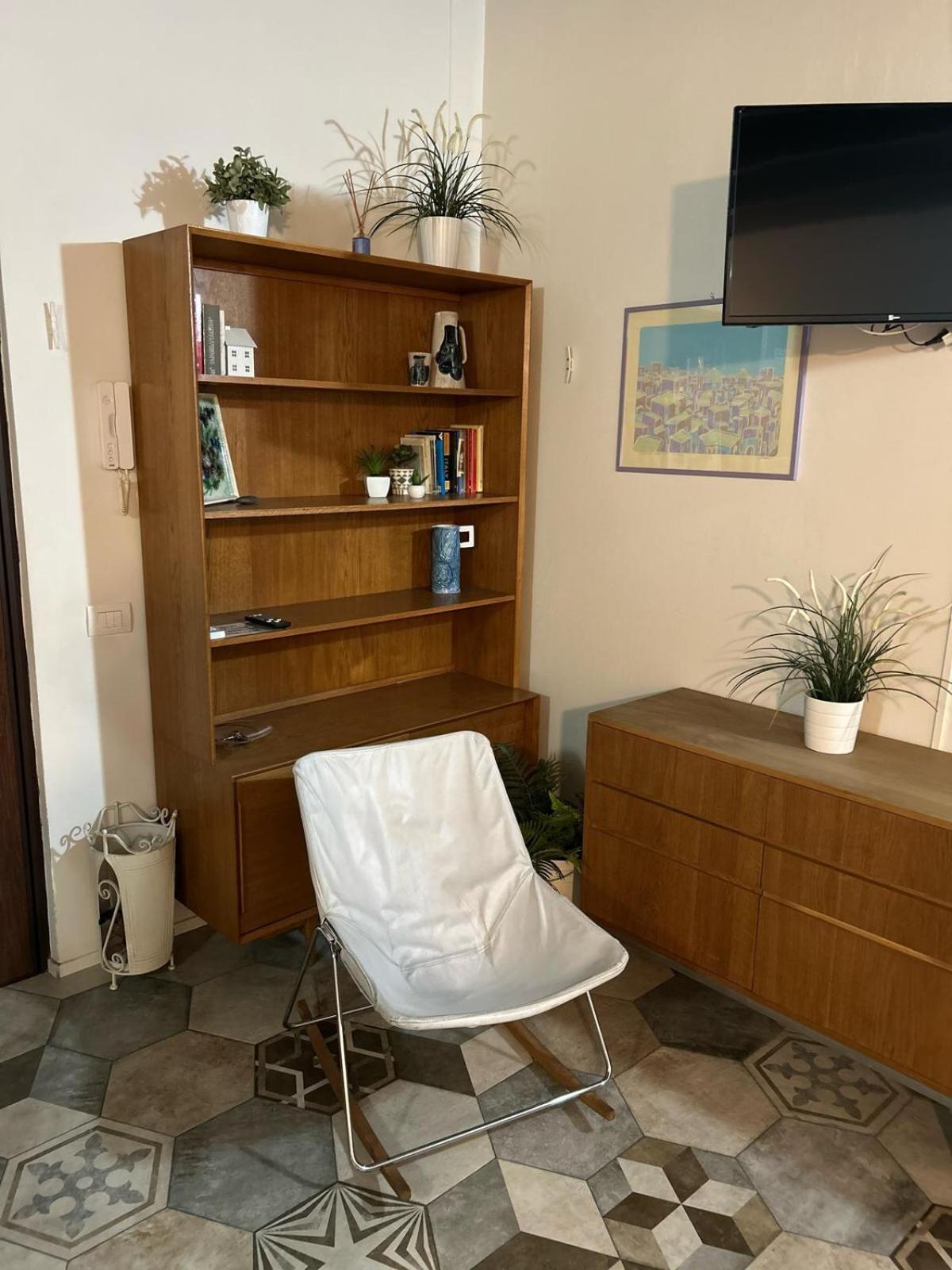 Sanbiagio, 25 3* Naples