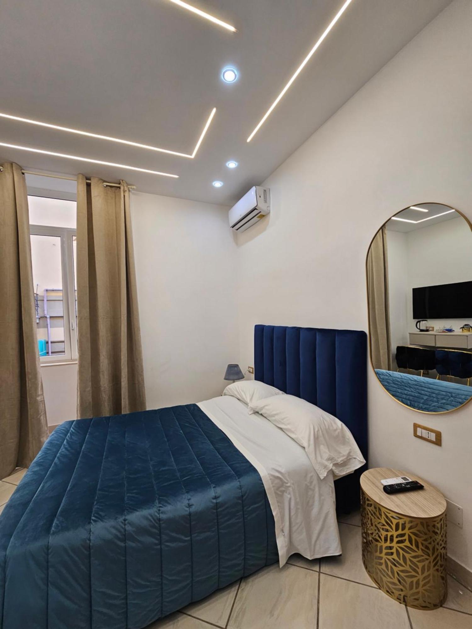 Room&jacuzzi 2* Naples