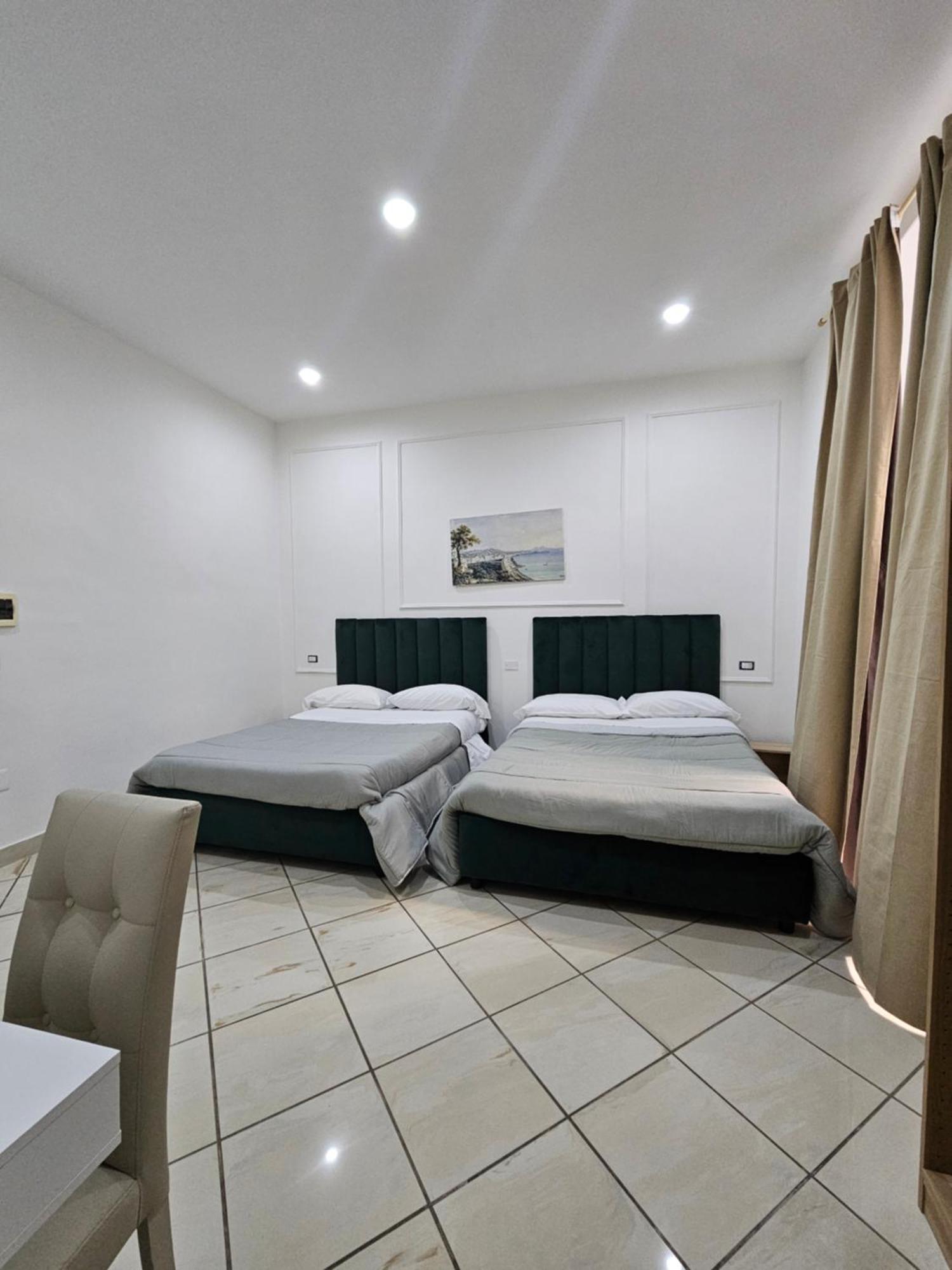 Room&jacuzzi 2* Naples