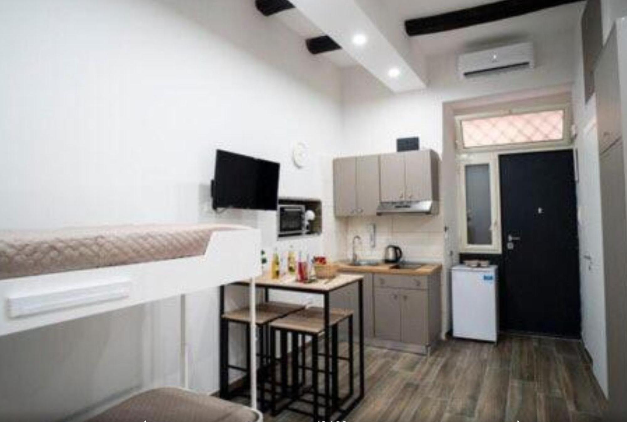 Irenetta's Apartment *