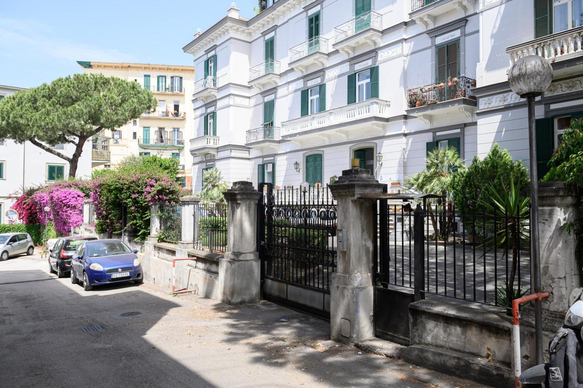 Apartment Via Tasso 69 Naples