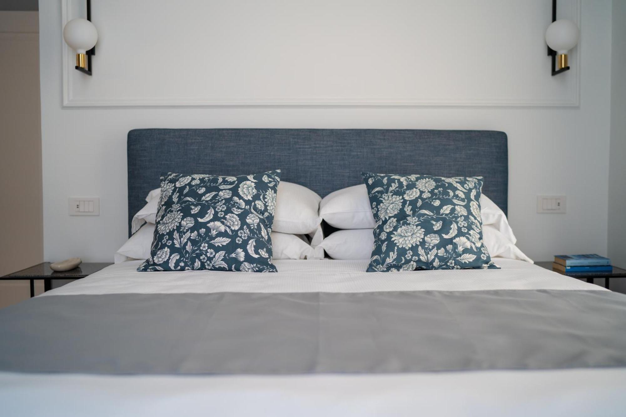 Monteroduni 22 - Chiaia Design Bed & Breakfast Naples