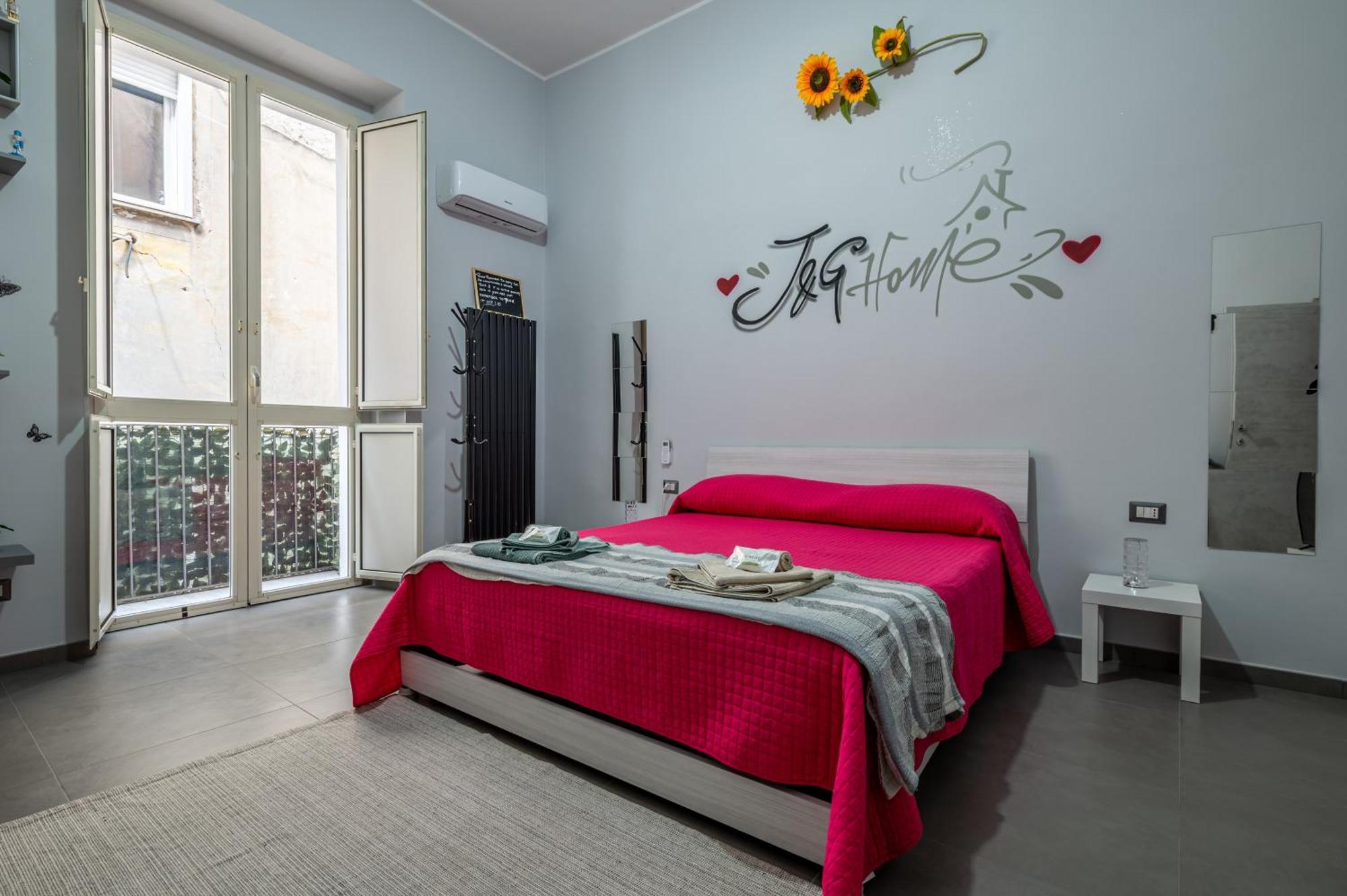 J&g Spaccanapoli Apartment Naples