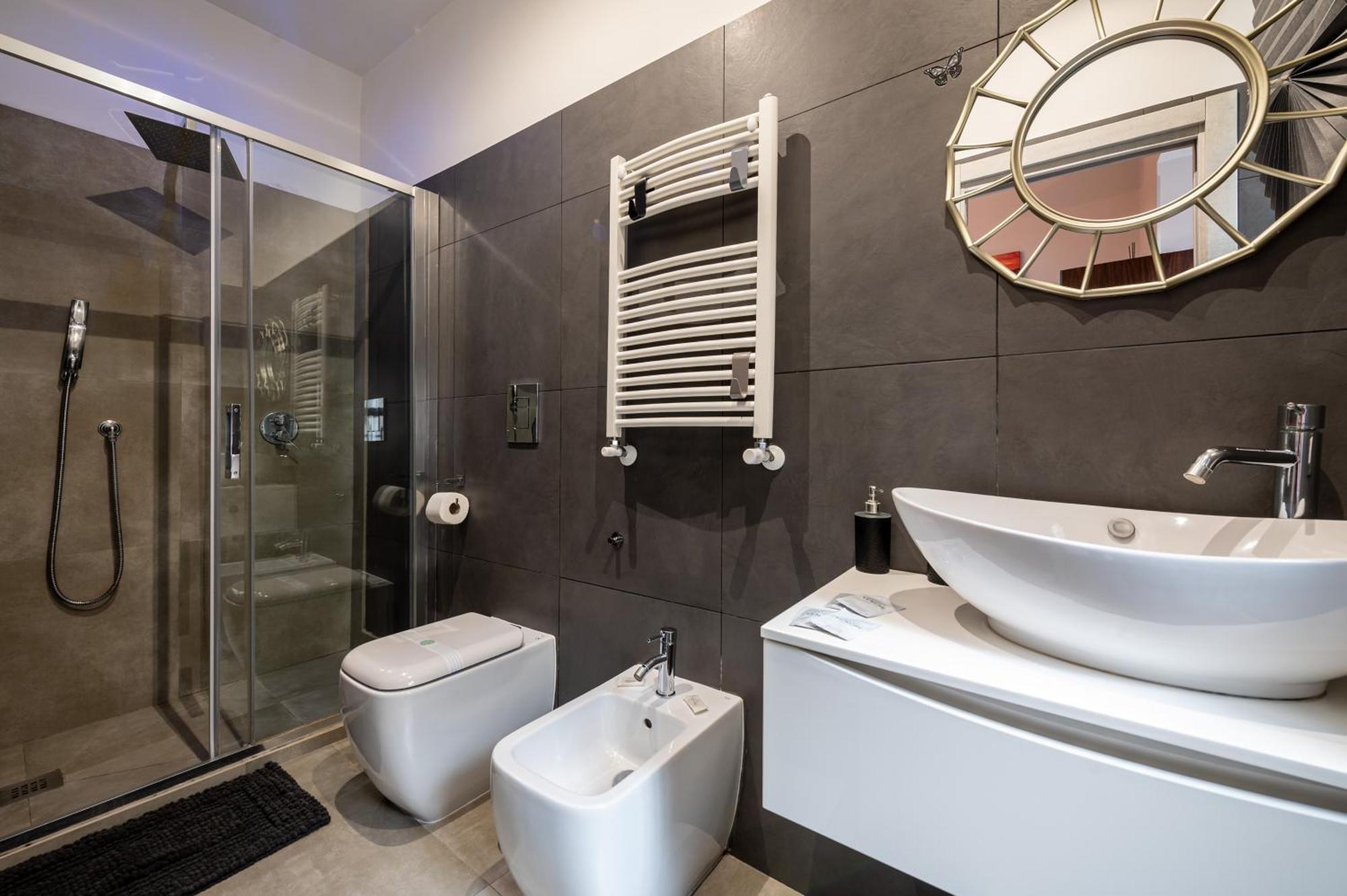 J&g Spaccanapoli Naples