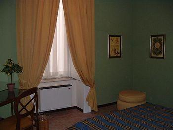 Napolimia Boutique 4*