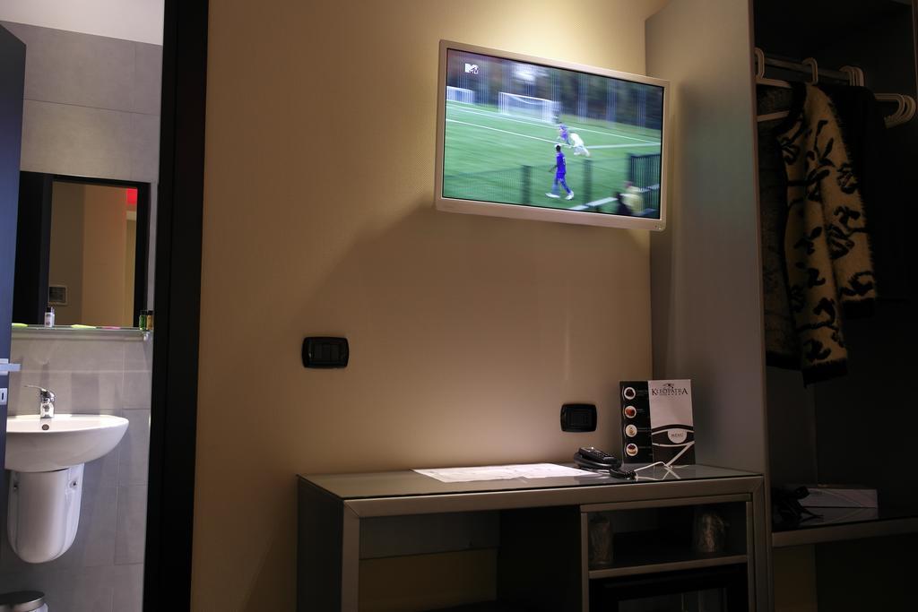 Kleopatra Design 4* Naples