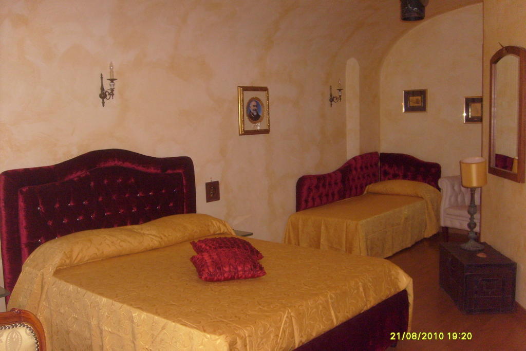 Carolina Plebiscito R. Naples