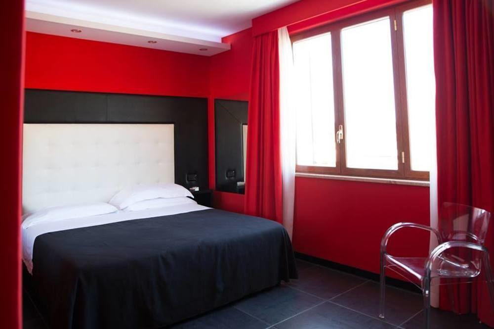 Kleopatra Design 4* Naples