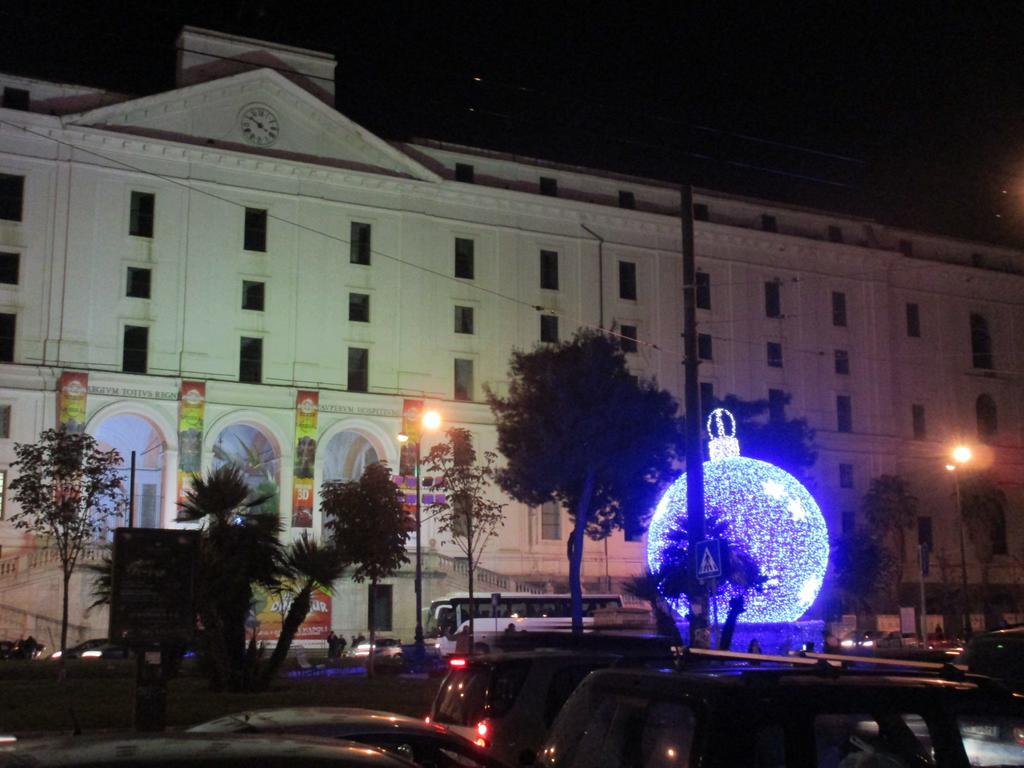 Nella Storica Piazza Carlo Iii Apartment Naples