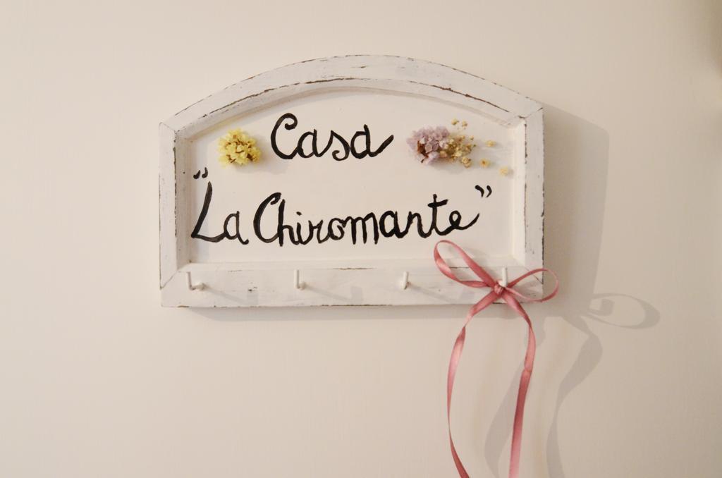 La Chiromante Naples