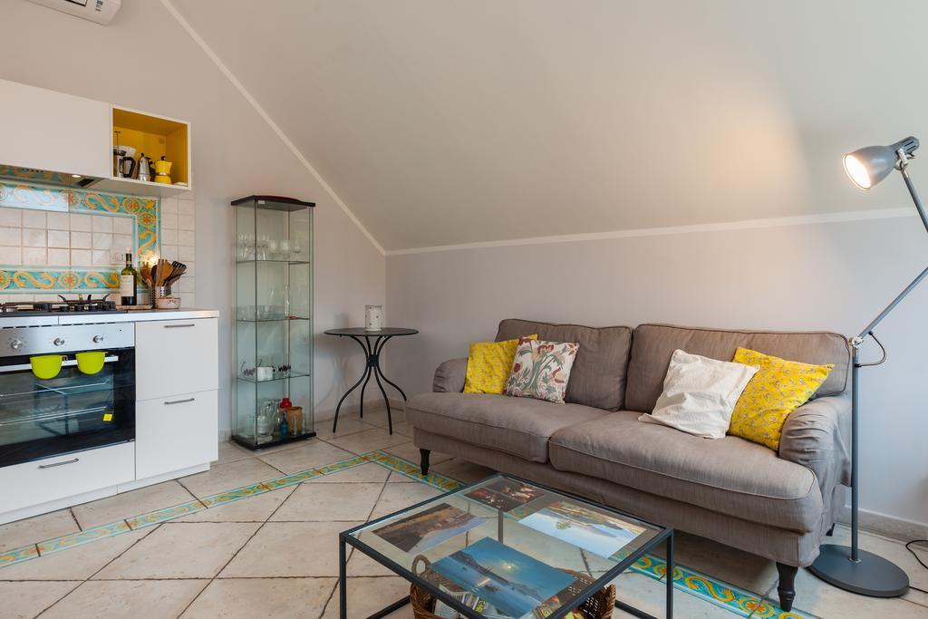 Apartment Bright Rooftop By Napoliapartments Naples