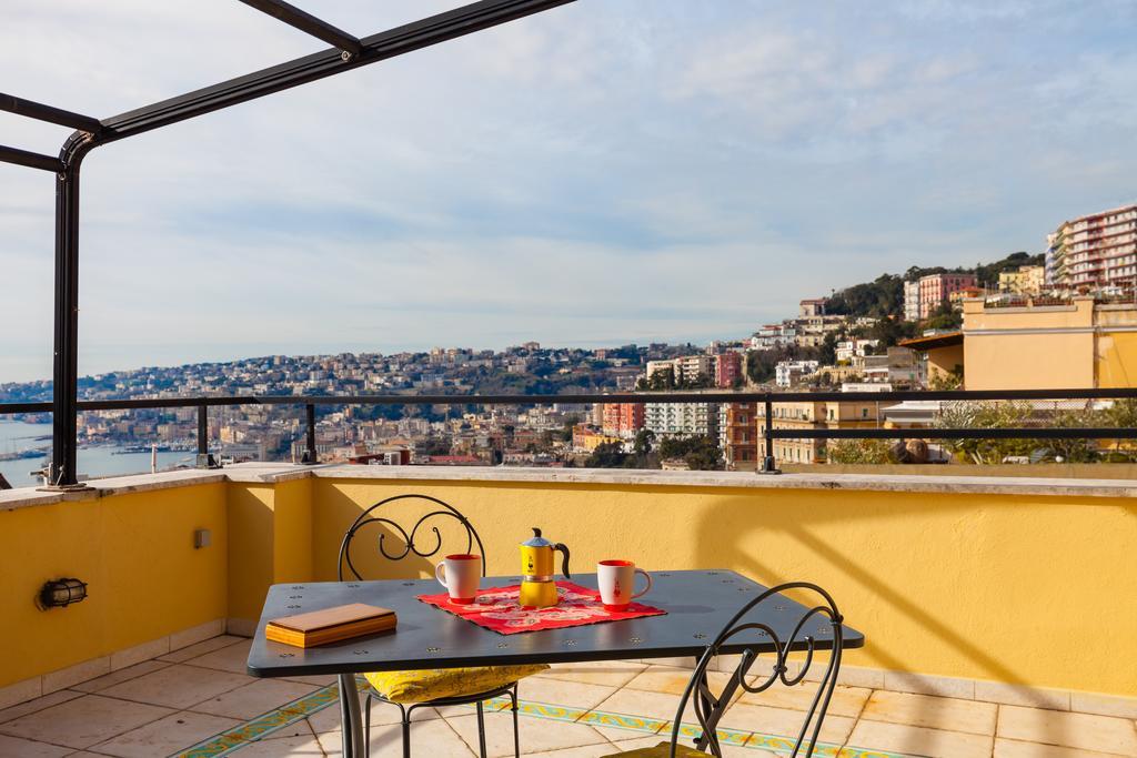 Apartment Bright Rooftop By Napoliapartments