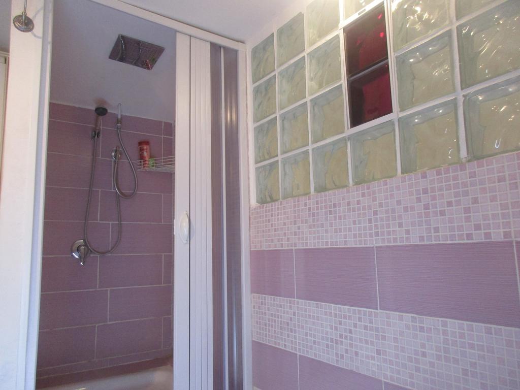 Apartment Nella Storica Piazza Carlo Iii Naples