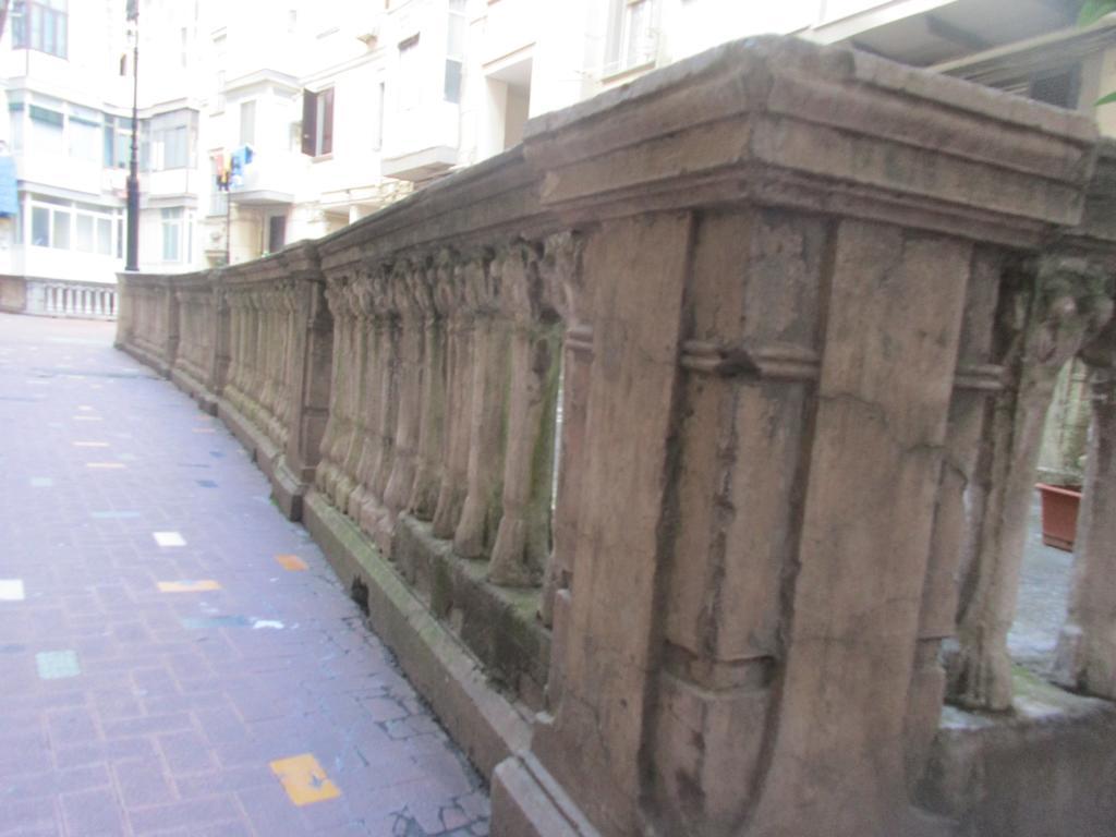 Nella Storica Piazza Carlo Iii Apartment Naples